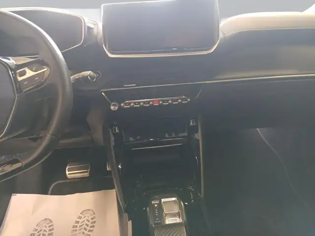 Peugeot 2008 view 12
