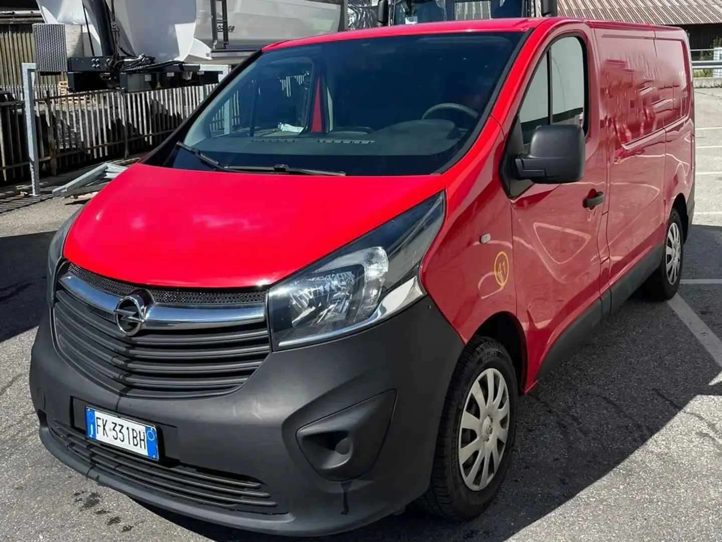 Opel Vivaro Rosso - 1