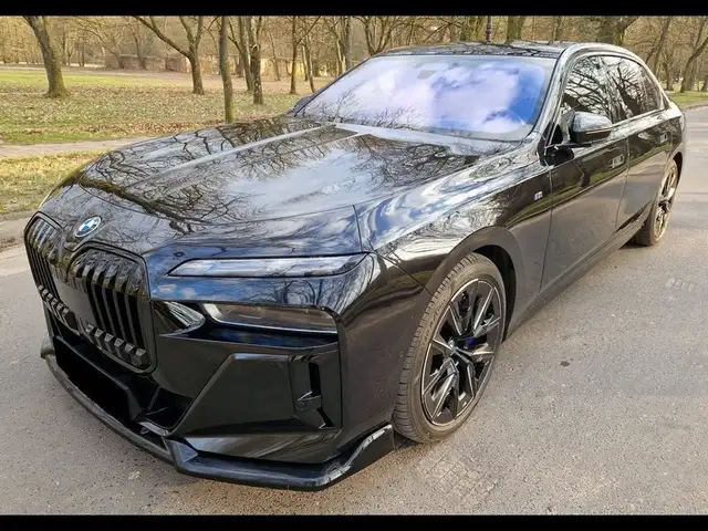 BMW i7