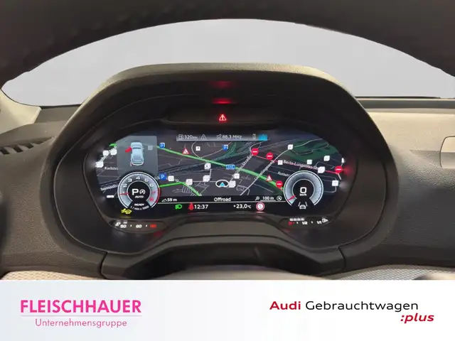 Audi Q2 view 12