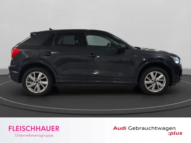 Audi Q2 view 8
