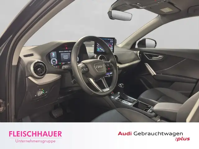 Audi Q2 view 10