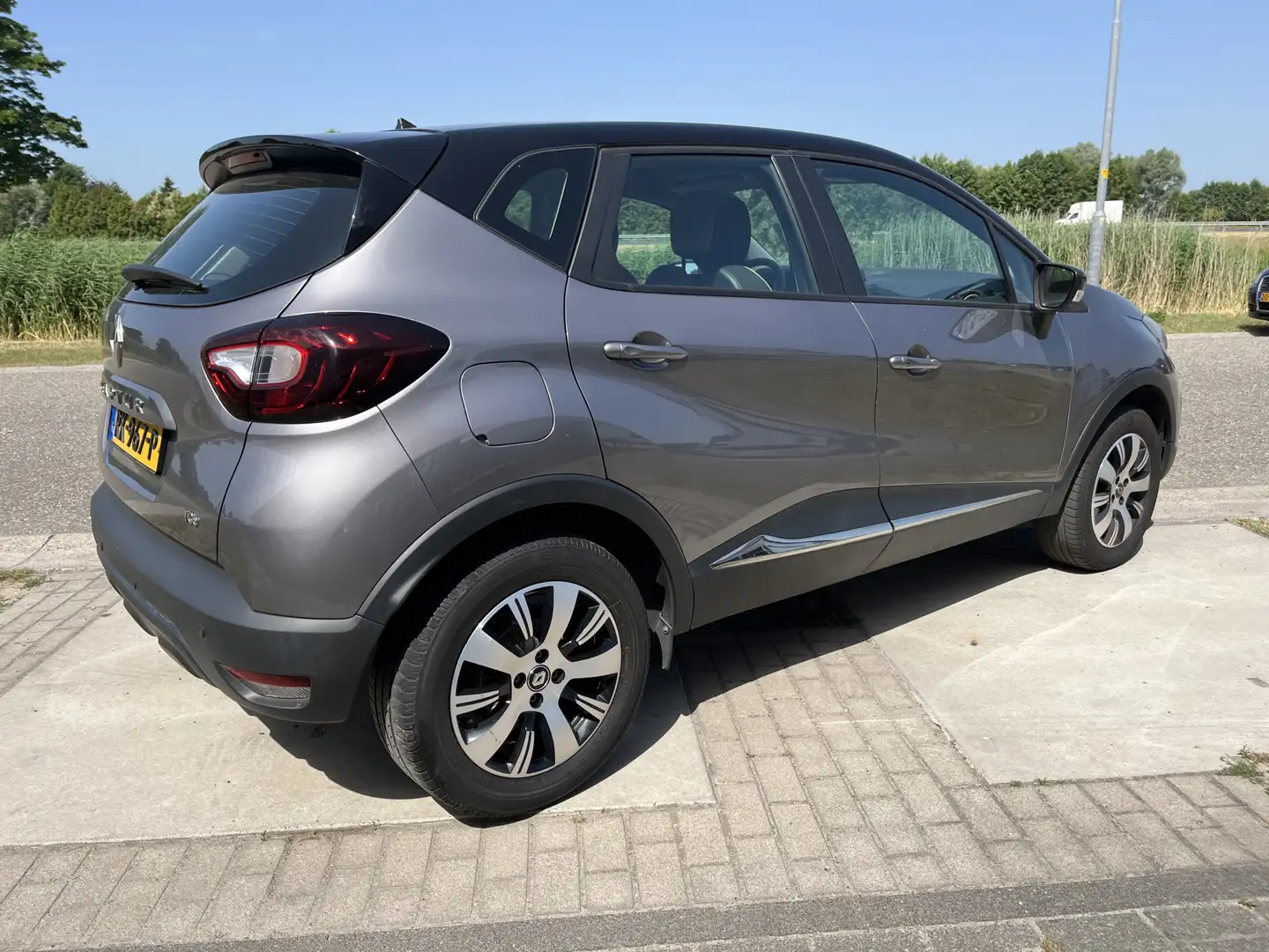 Renault Captur 0.9 TCe / Keyless / Airco / Navi / Cruise / PDC, A Grijs - 2