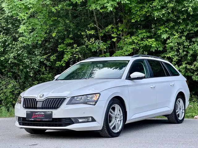 Skoda Superb main image