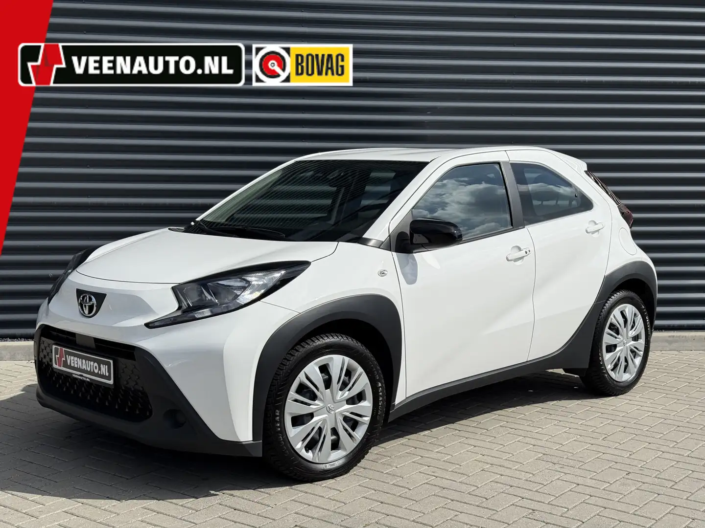 Toyota Aygo X 1.0 VVT-i MT Play Camera/Stoelwarm/Apple/Android Weiß - 1