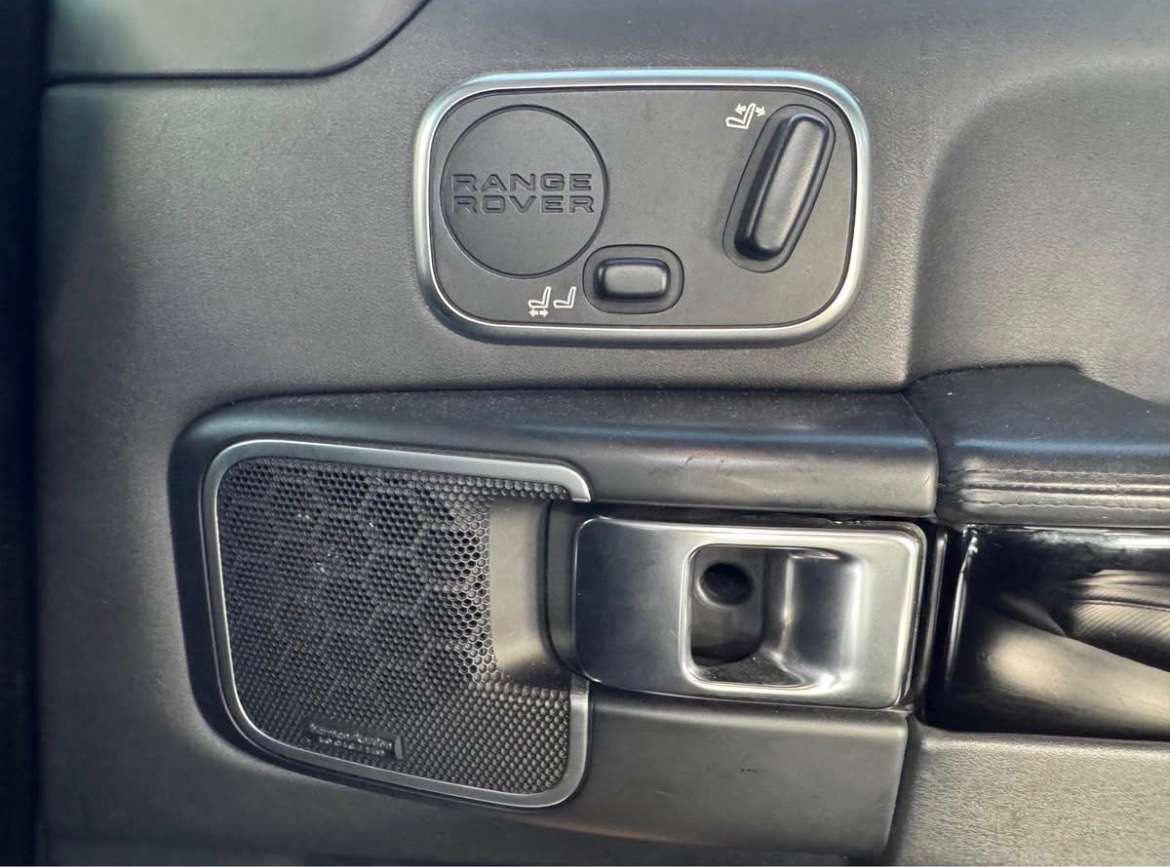2010 Land Rover Range Rover HSE Lux thumb 10