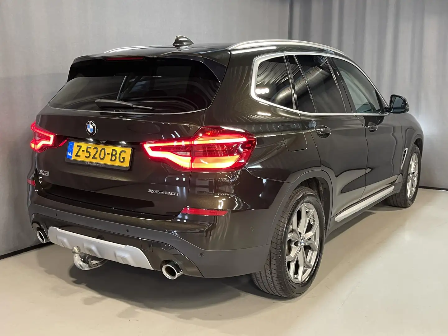BMW X3 xDrive20i Executive 19"/Trekhaak/LED/Camera/Sfeerv Bruin - 2