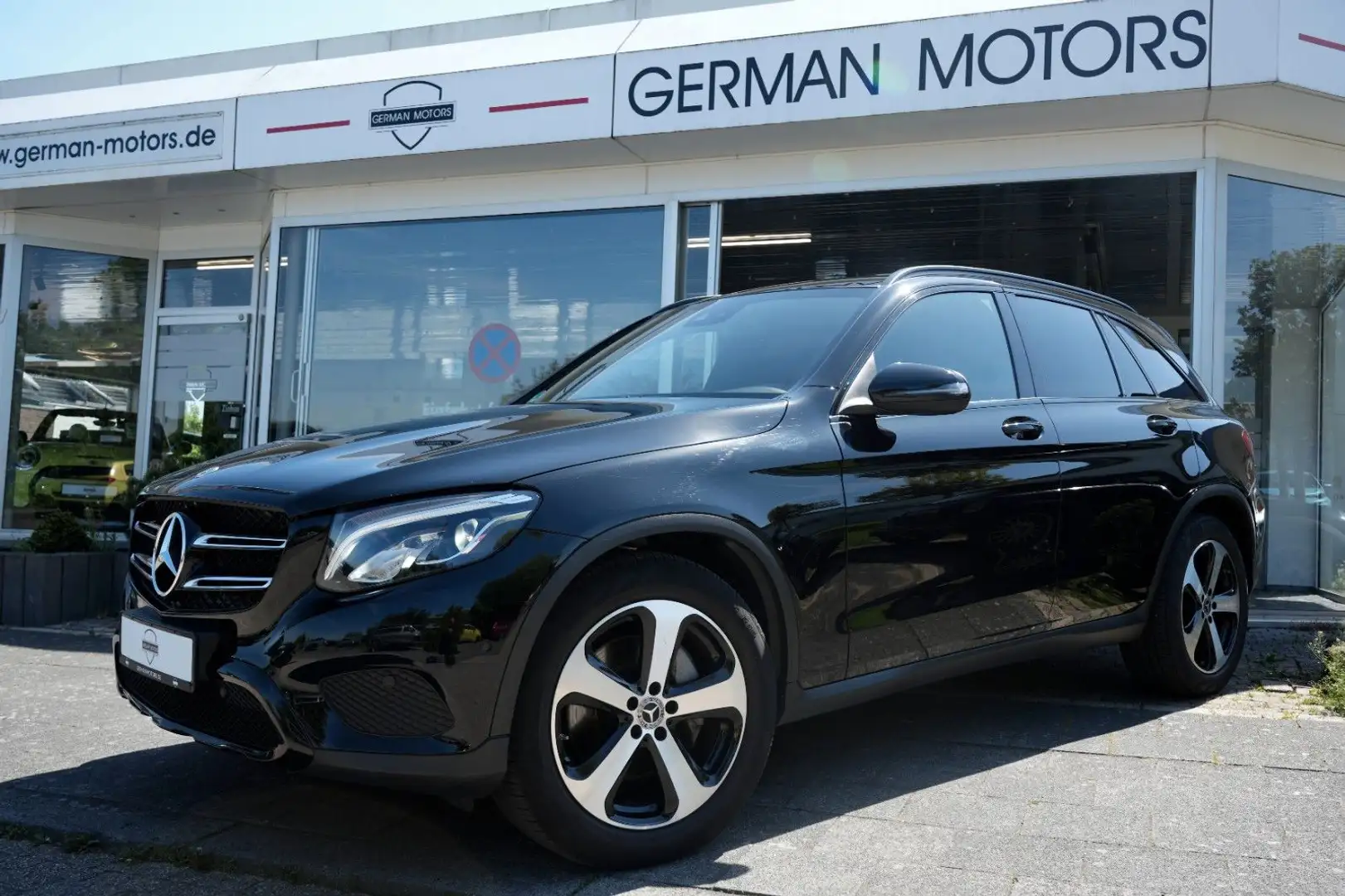 Mercedes-Benz GLC 220 d 4Matic 9G|EXCLUSIVE+AMG|NIGHT|AHK|LED Schwarz - 1