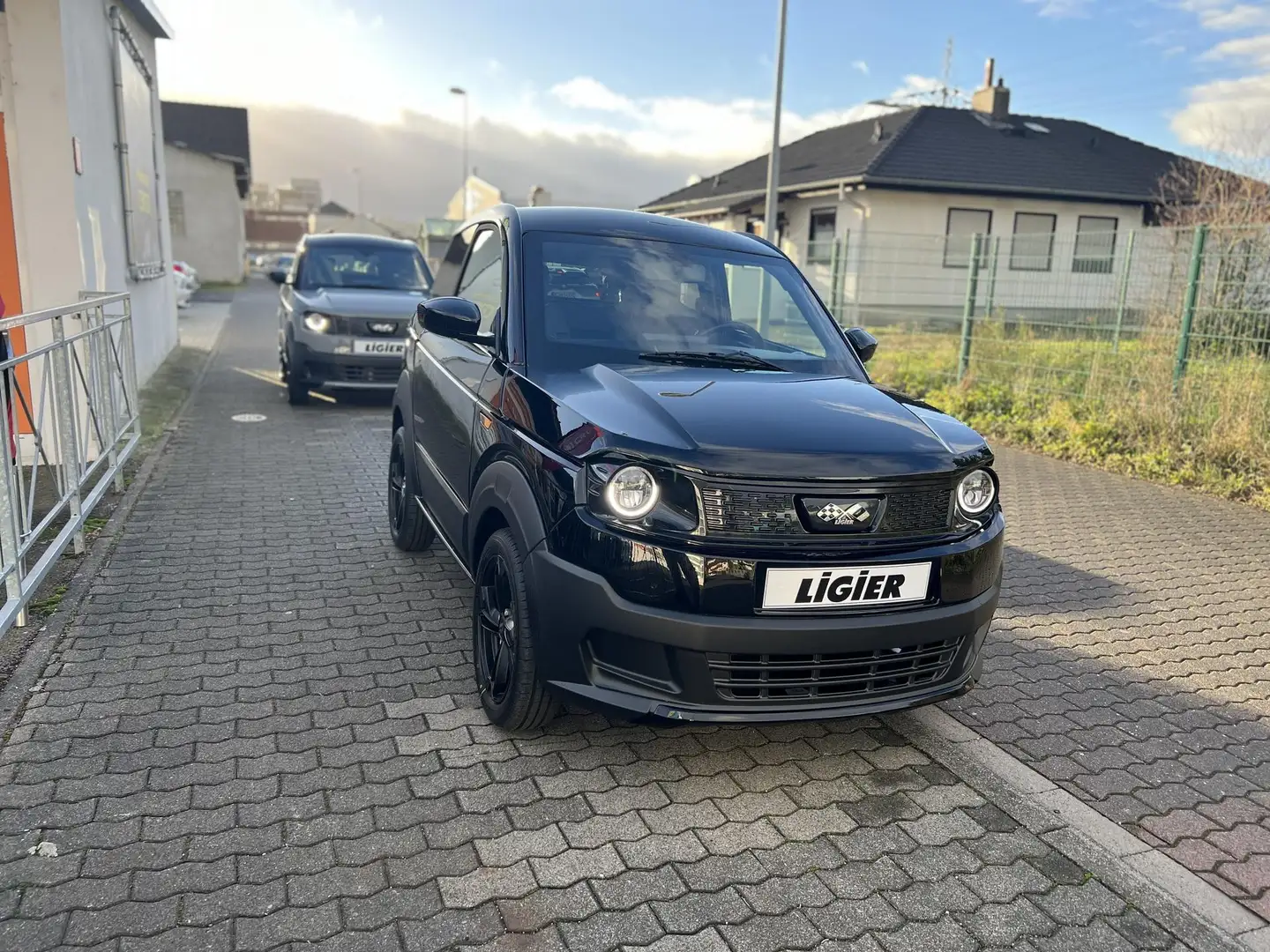 Ligier Myli R.EBEL 12KW, Carplay, ALU 6 kW (8 PS), Automat... Schwarz - 2