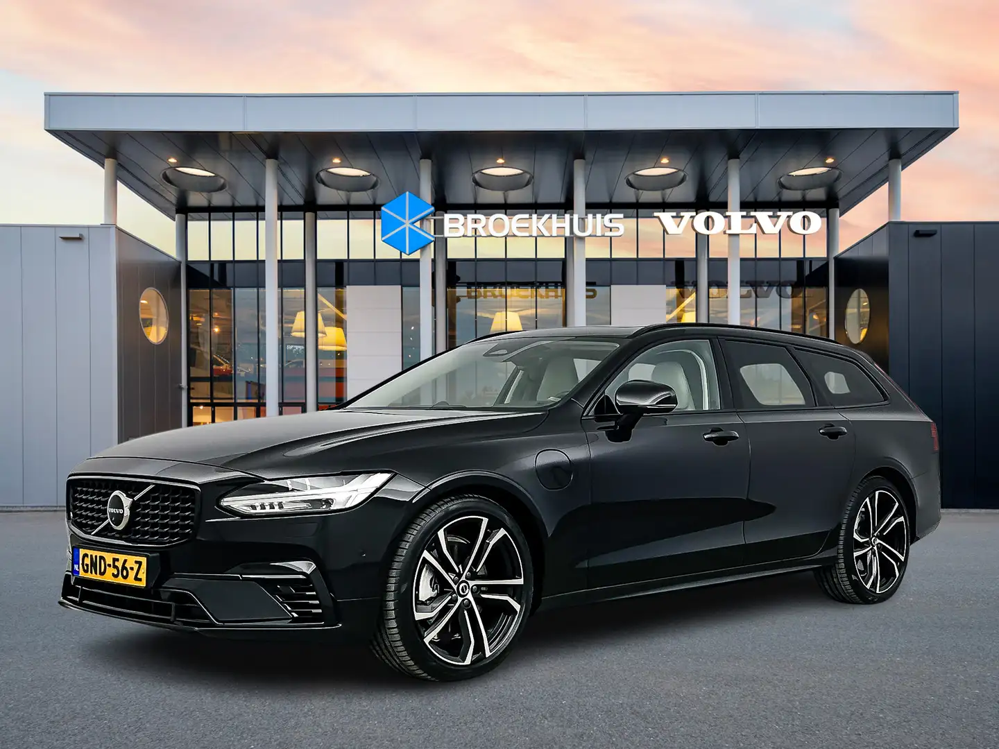 Volvo V90 T6 Recharge AWD Ultra Dark | 20" | Luchtvering | B Zwart - 1
