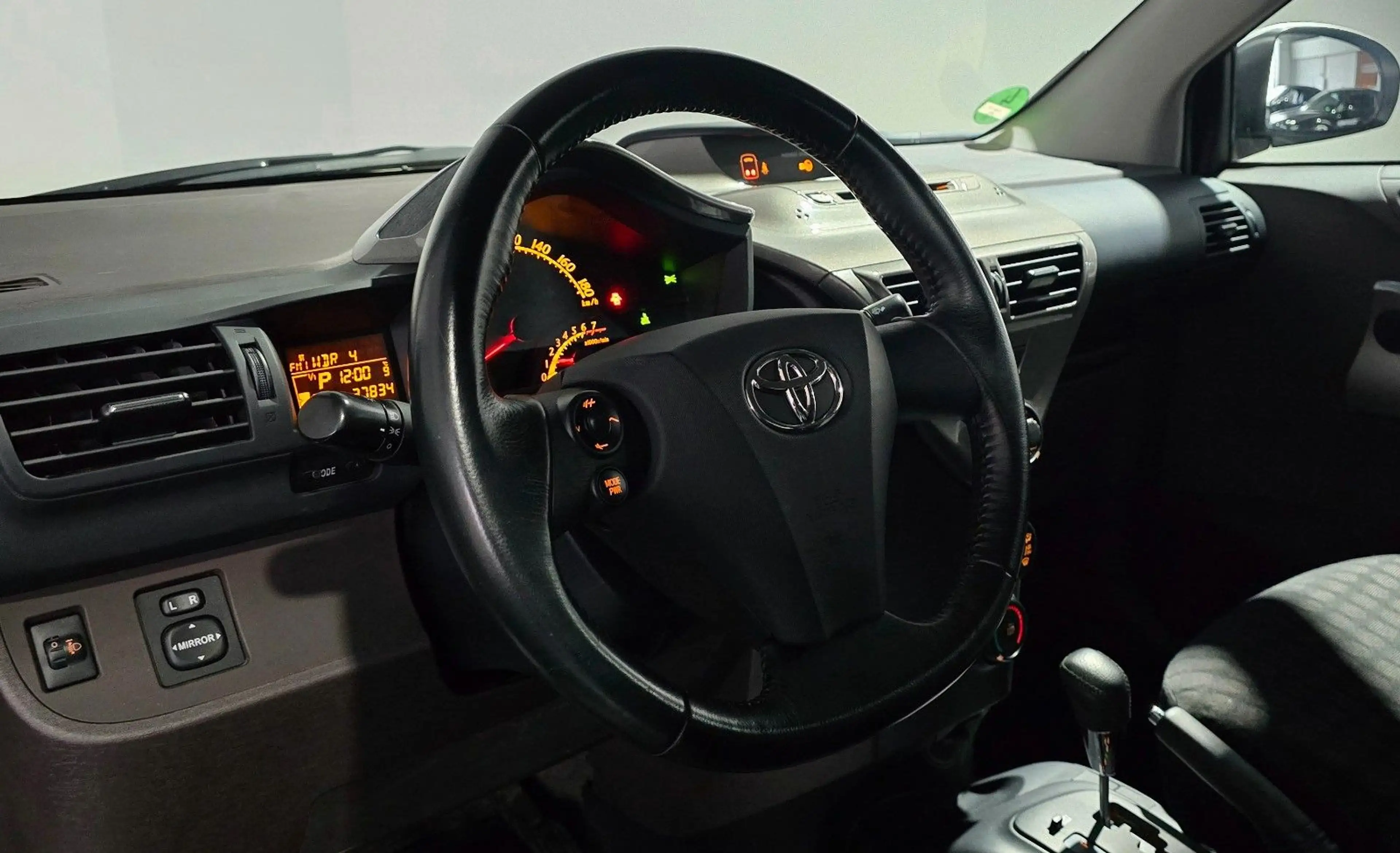 Toyota iQ iQ 1,0*AUTOMATIK*ERST-37TKM*KLIMA*E-FENSTER — photo 30