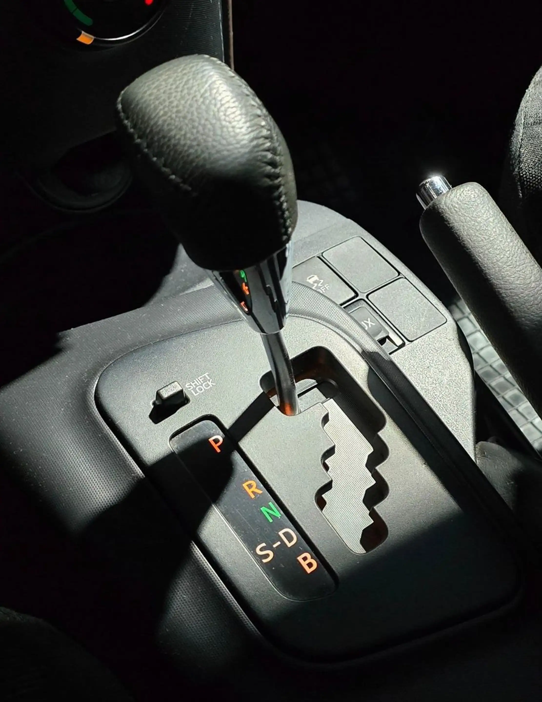 Toyota iQ iQ 1,0*AUTOMATIK*ERST-37TKM*KLIMA*E-FENSTER — photo 22