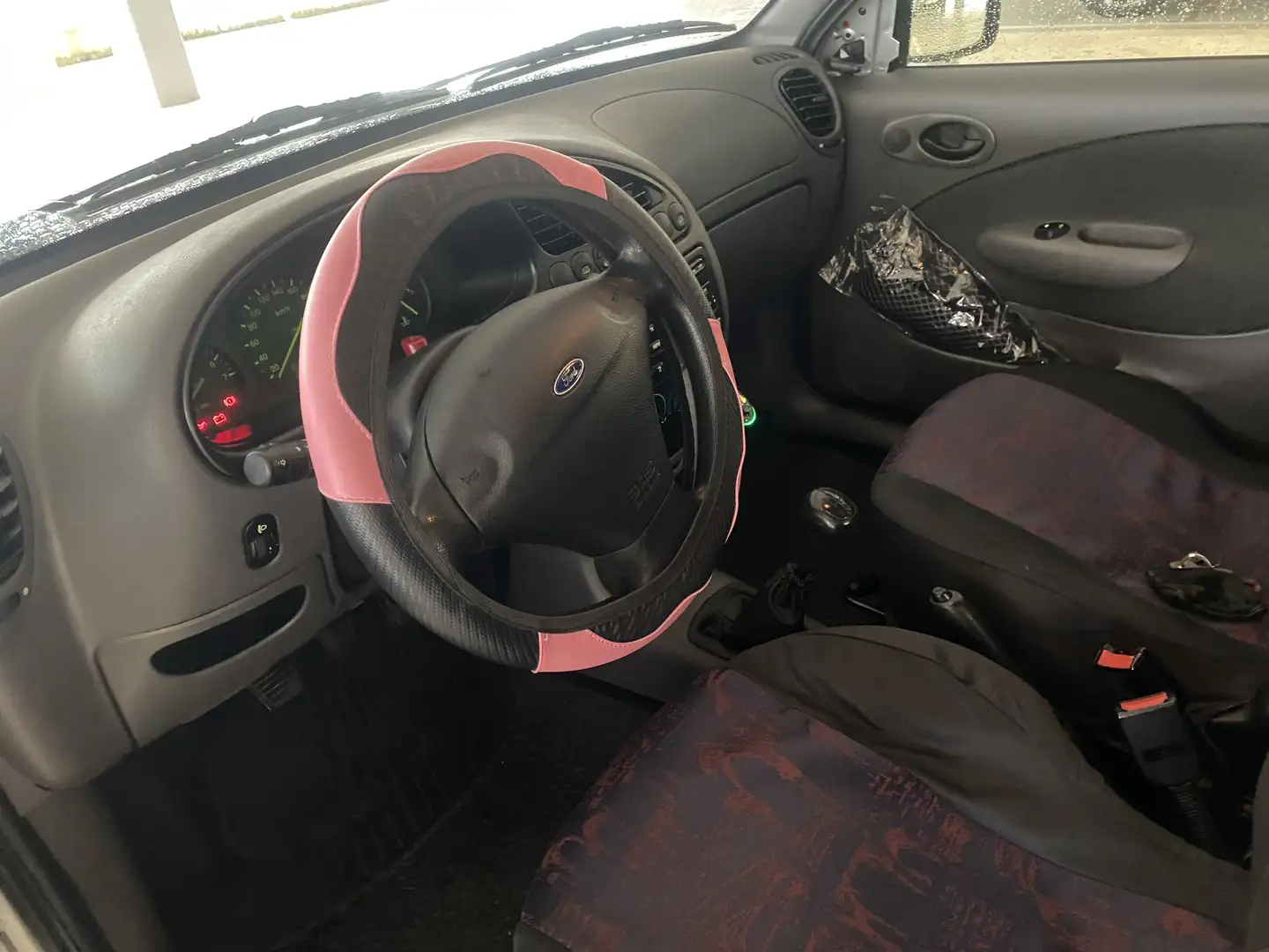 Ford Fiesta 1.3i Ambiente - 2