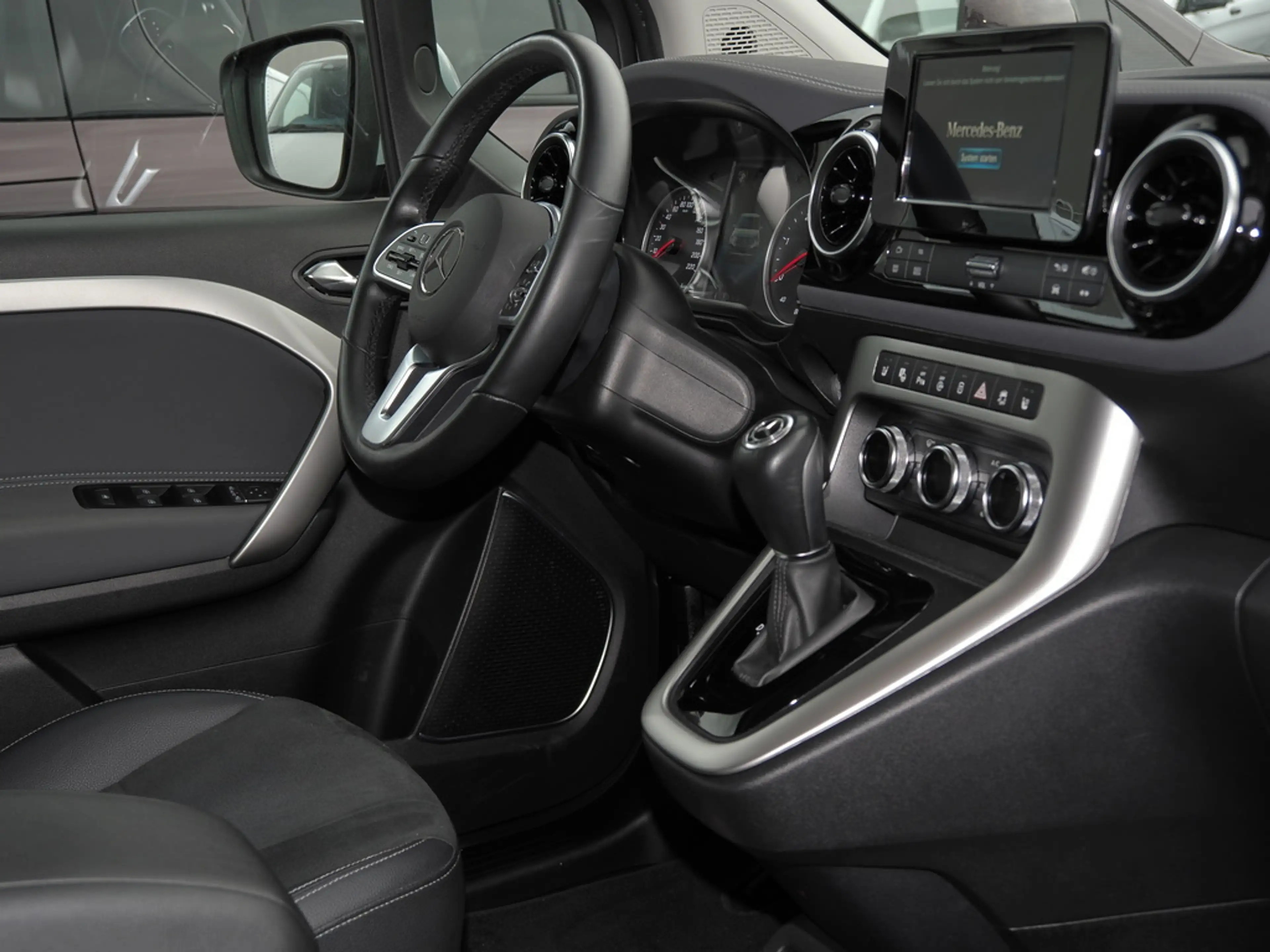 Mercedes-Benz T-Class T 180 d PROGRESSIVE EDITION AUTOMATIK LED KAMERA — photo 9