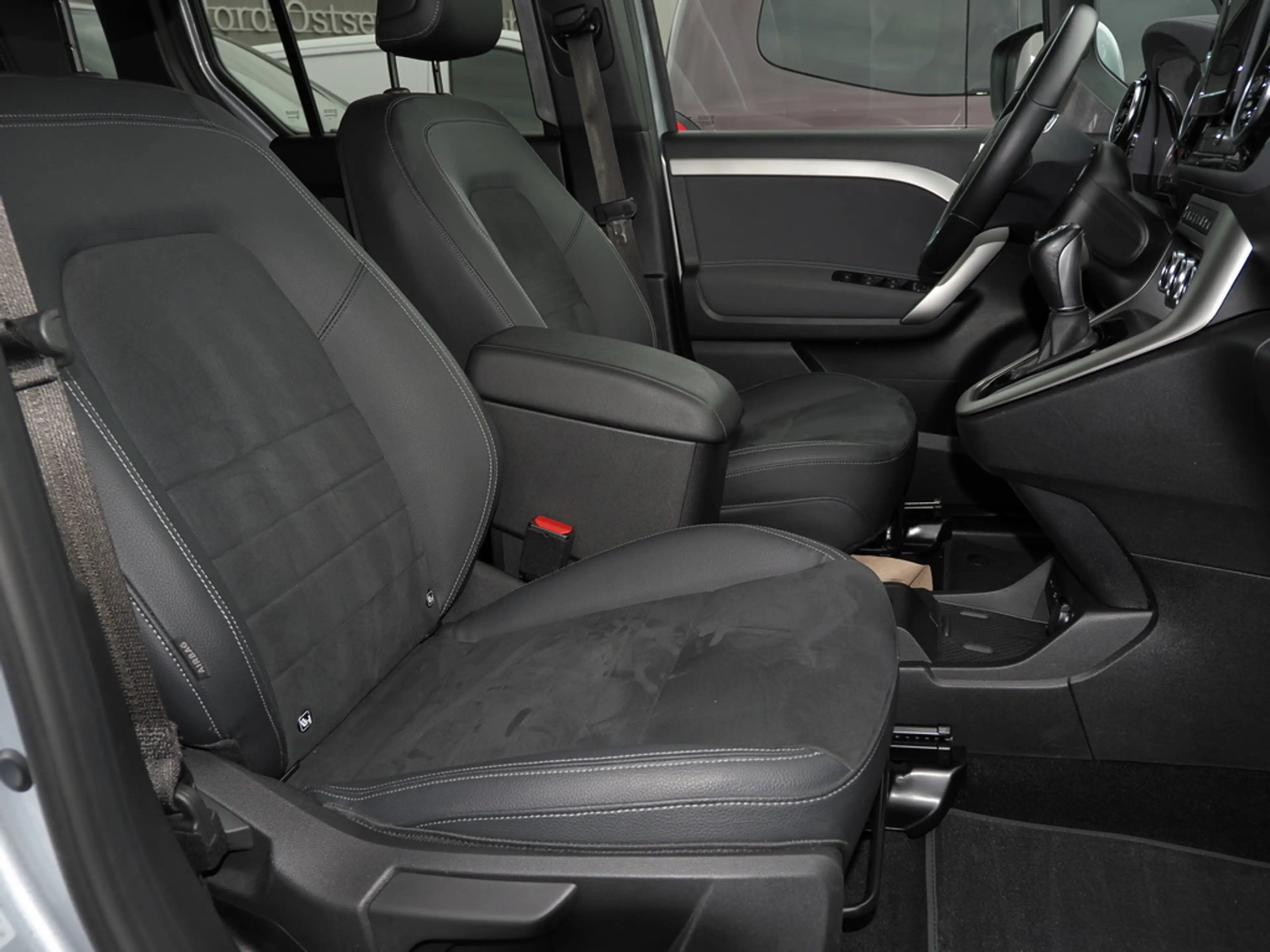 Mercedes-Benz T-Class T 180 d PROGRESSIVE EDITION AUTOMATIK LED KAMERA — photo 12