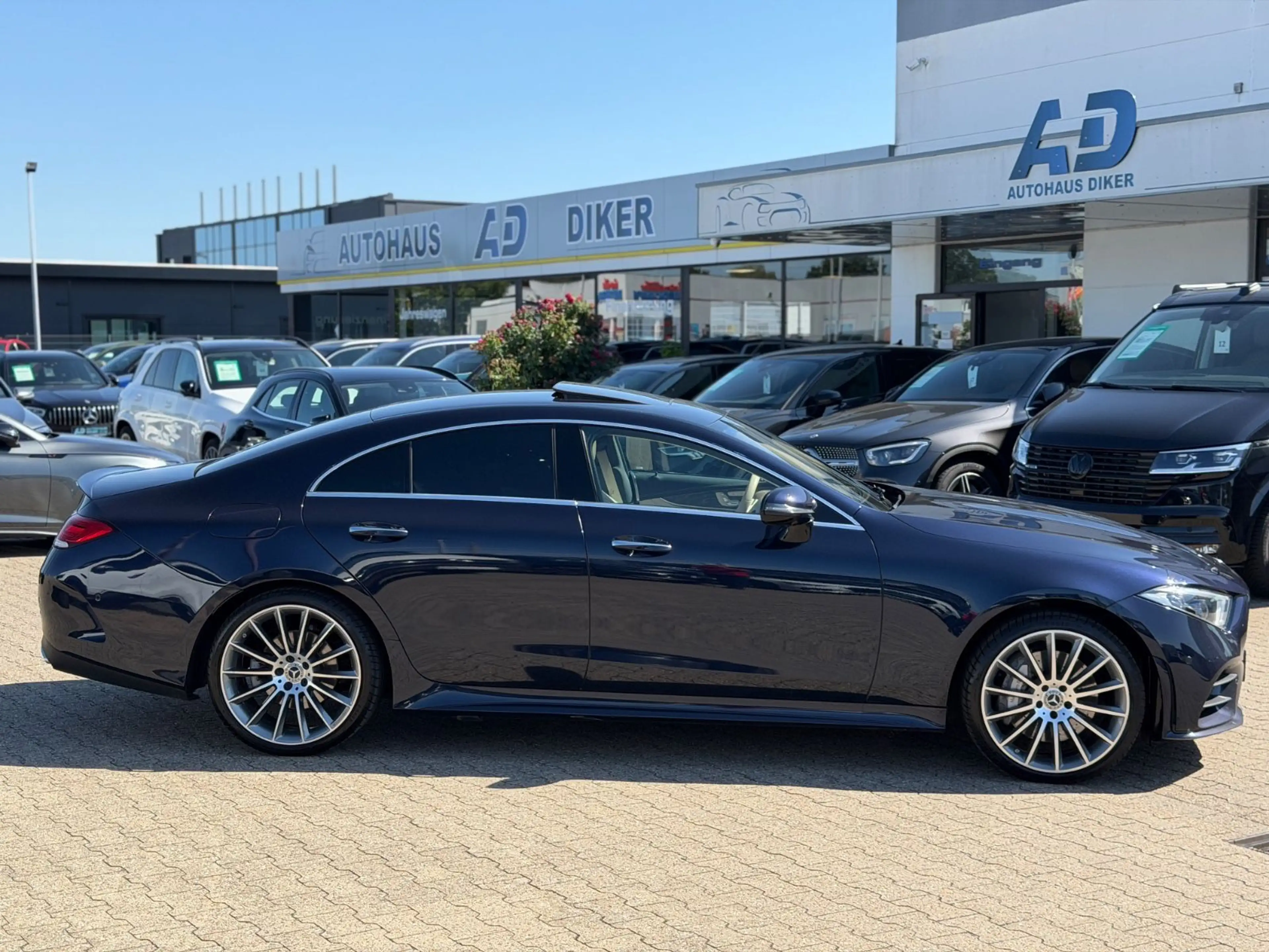 Mercedes-Benz CLS 400 d 4Matic AMG Line Burmester, 360° Kamera — photo 3
