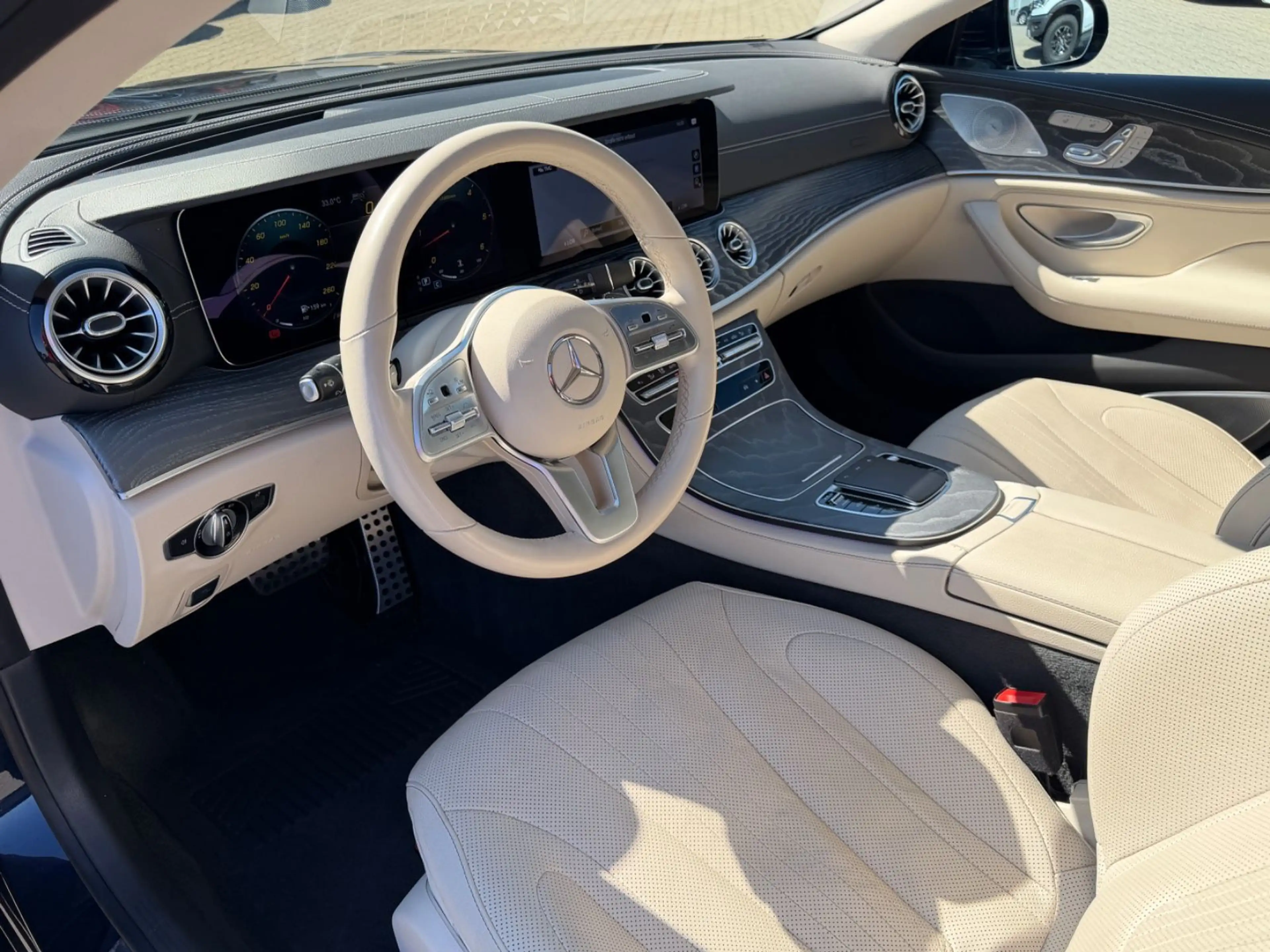 Mercedes-Benz CLS 400 d 4Matic AMG Line Burmester, 360° Kamera — photo 14