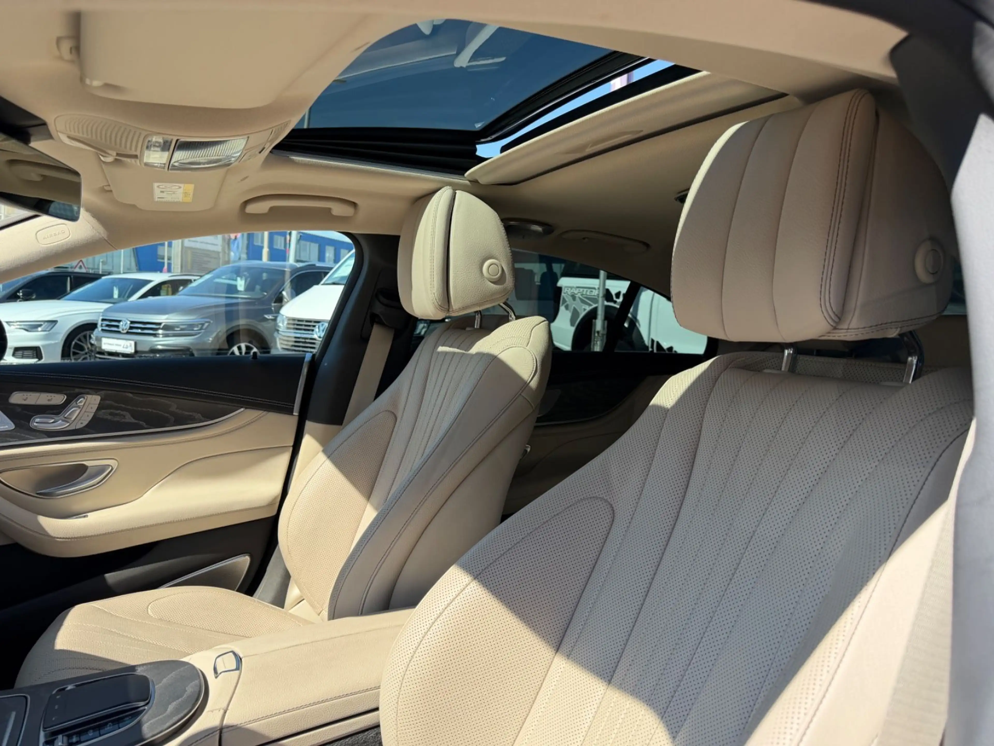 Mercedes-Benz CLS 400 d 4Matic AMG Line Burmester, 360° Kamera — photo 15
