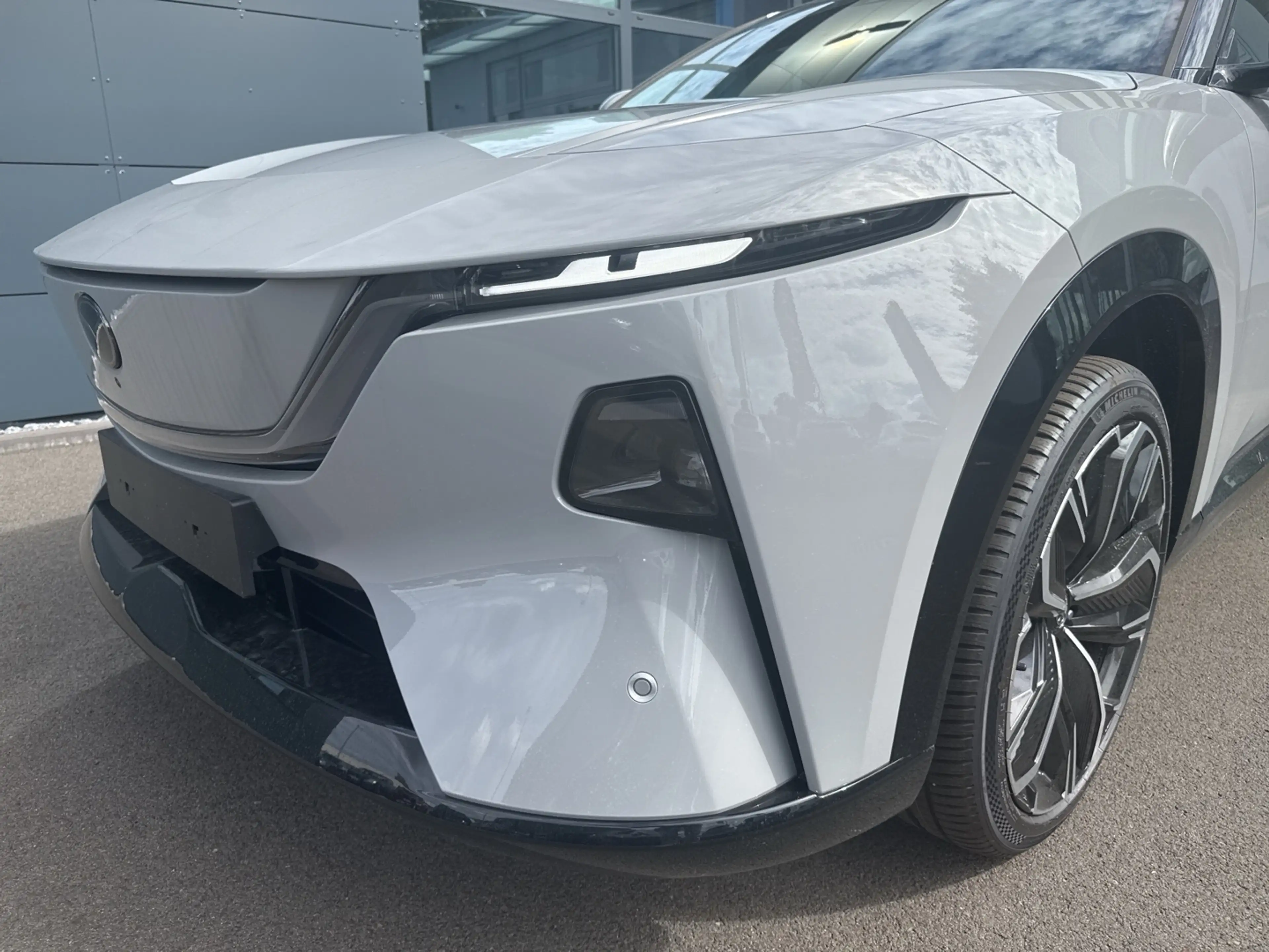 Mazda CX-6e Takumi 21 Zoll Metallic 258 **SOFORT** — photo 6