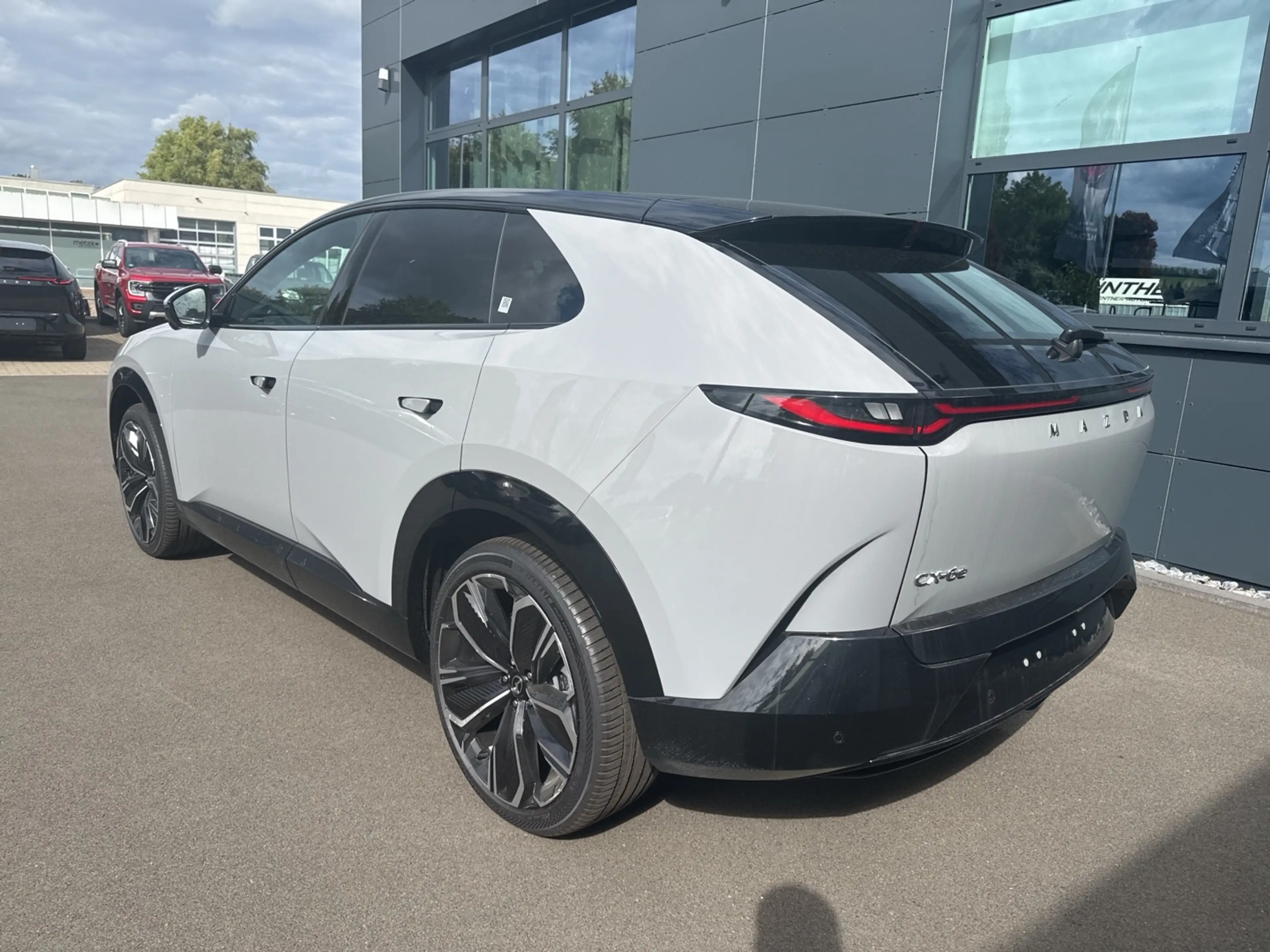 Mazda CX-6e Takumi 21 Zoll Metallic 258 **SOFORT** — photo 3
