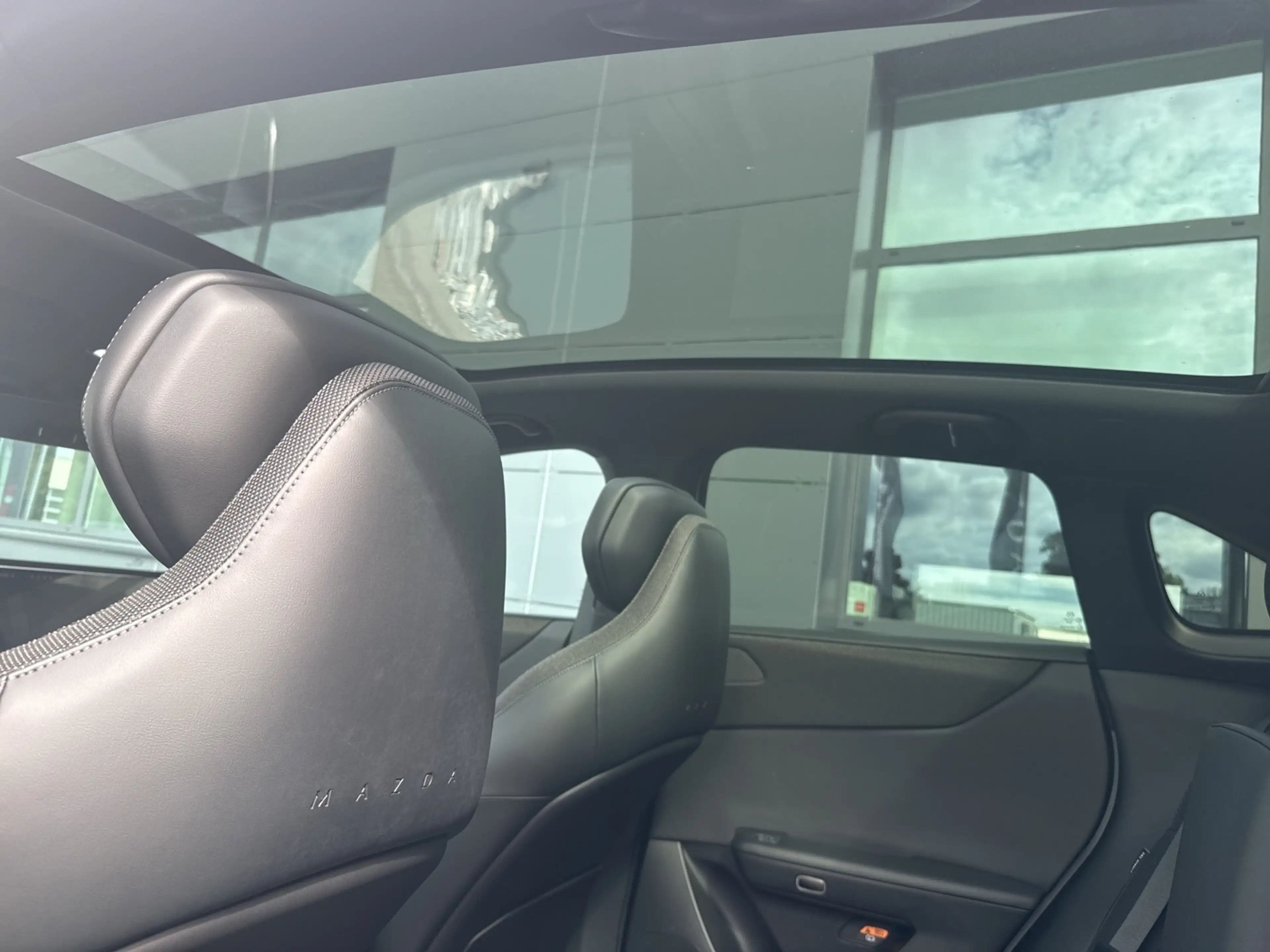 Mazda CX-6e Takumi 21 Zoll Metallic 258 **SOFORT** — photo 12