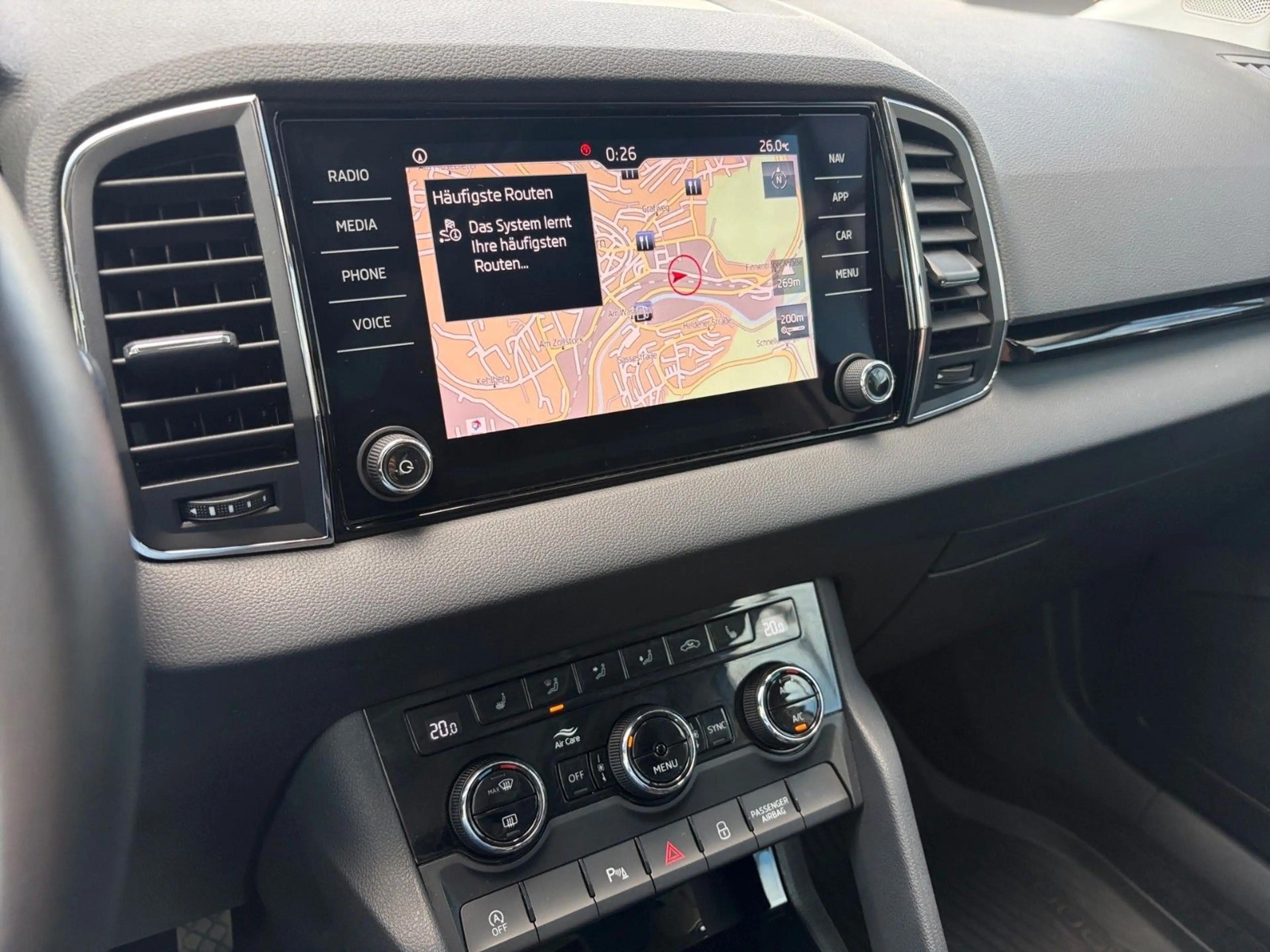 Skoda Karoq Style *CarPlay, Pano, AHK, Keyless, LED* — photo 15