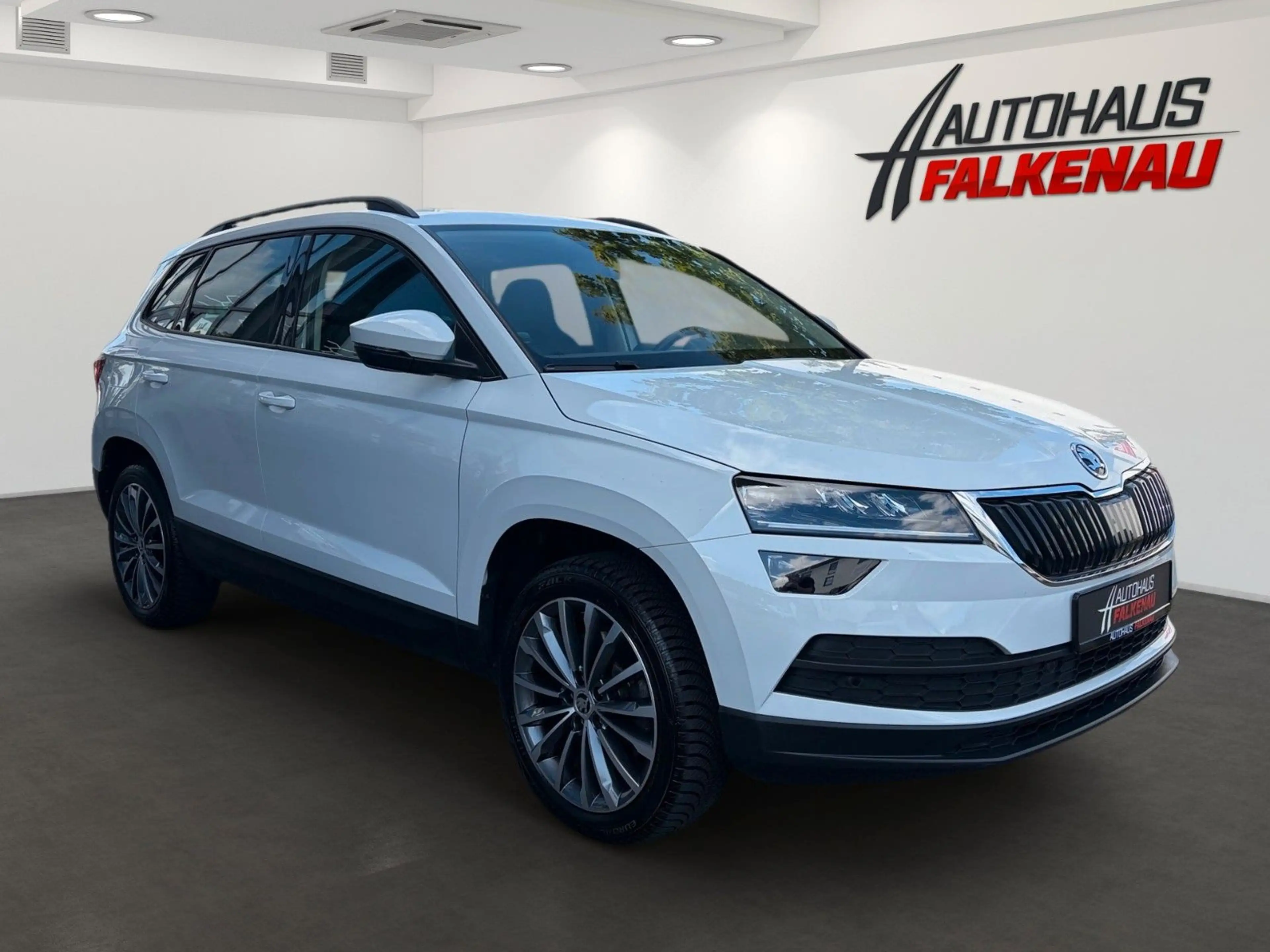 Skoda Karoq Style *CarPlay, Pano, AHK, Keyless, LED* — photo 3