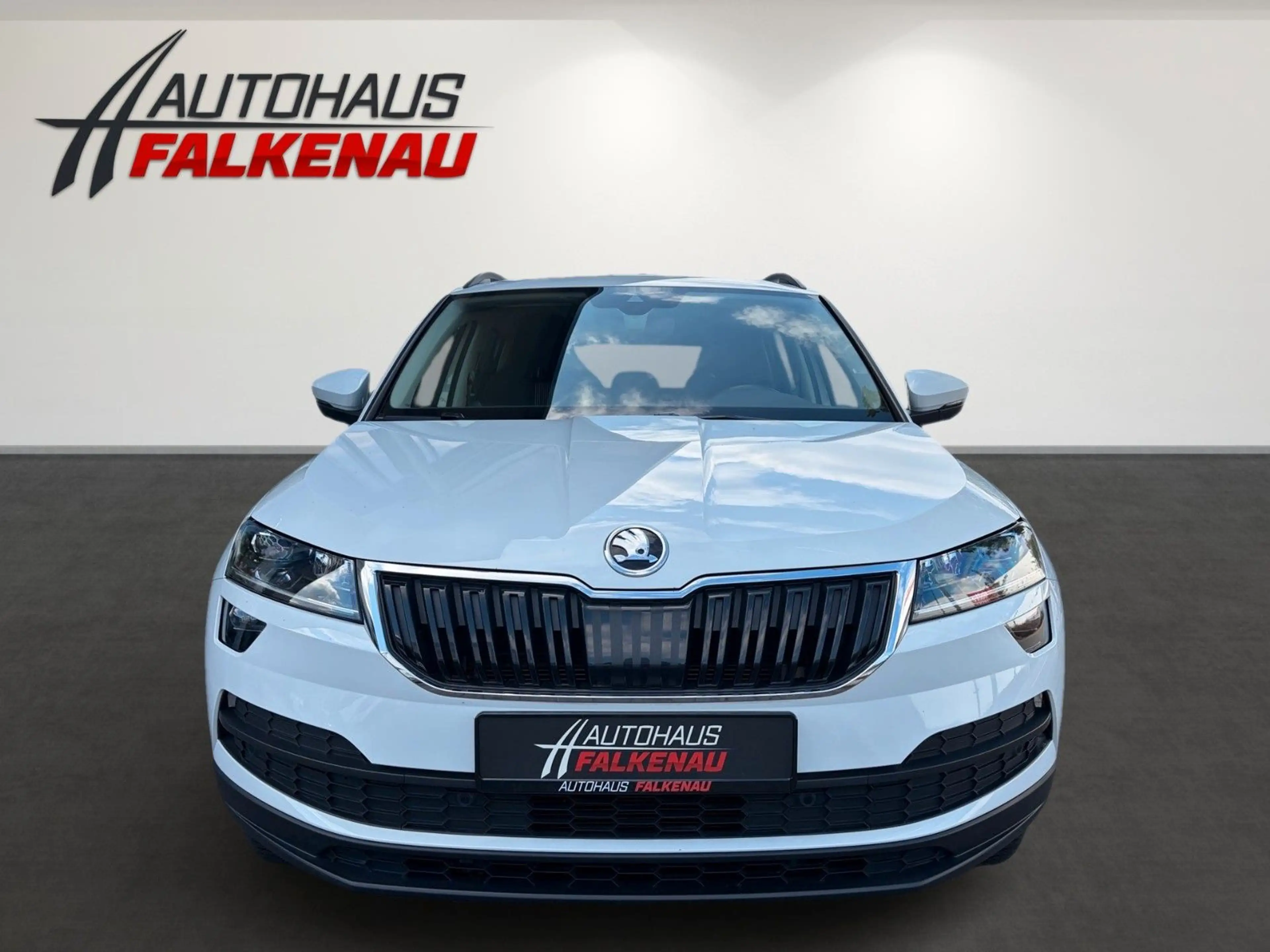 Skoda Karoq Style *CarPlay, Pano, AHK, Keyless, LED* — photo 2