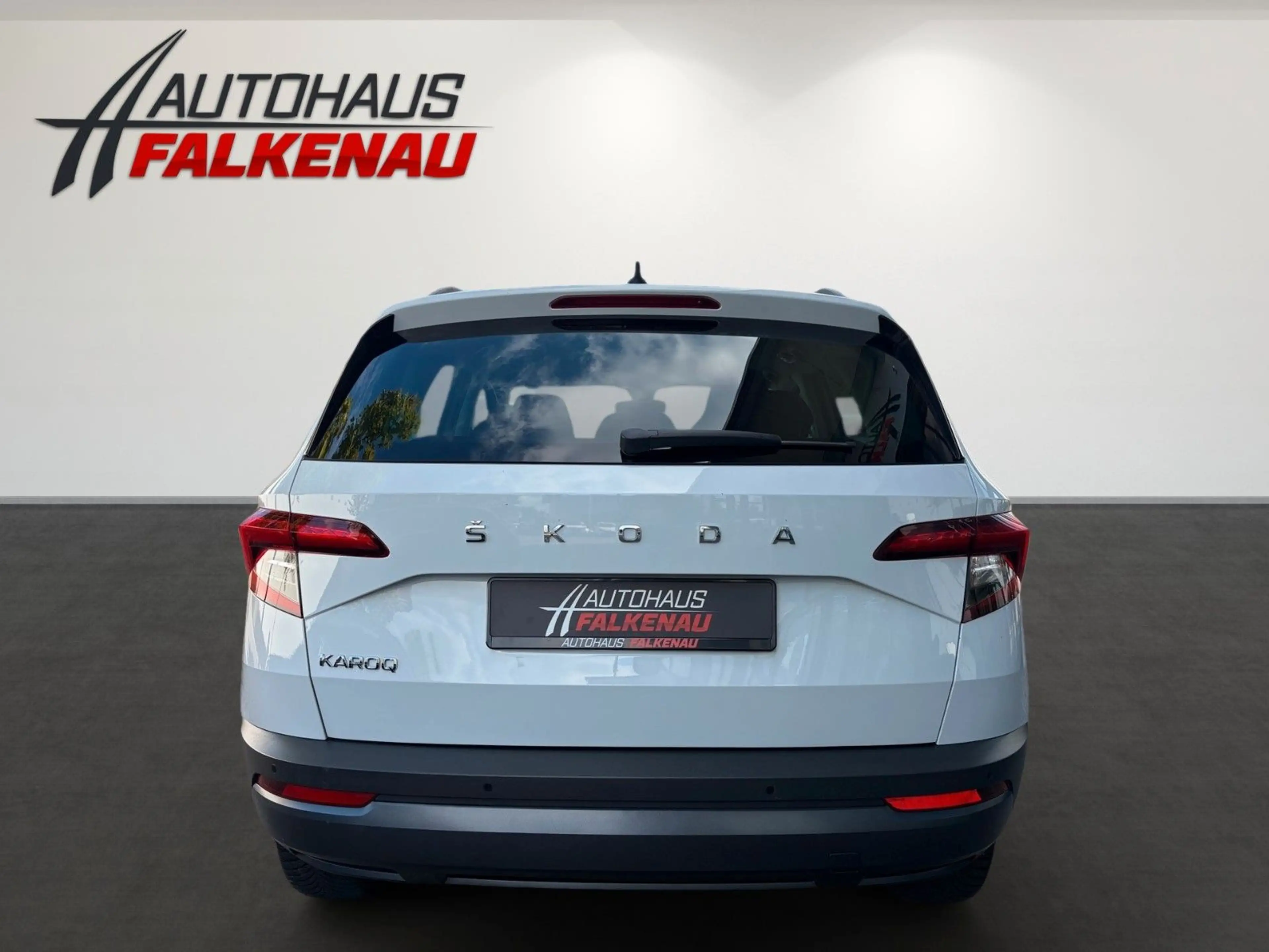 Skoda Karoq Style *CarPlay, Pano, AHK, Keyless, LED* — photo 5