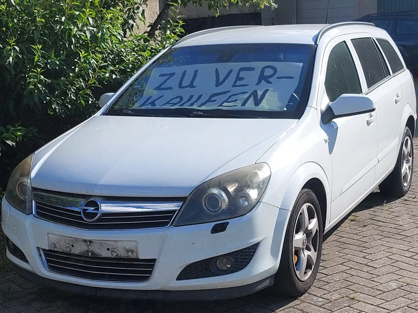 Opel Astra Astra 1.6 CaravanInnovation Weiß - 1