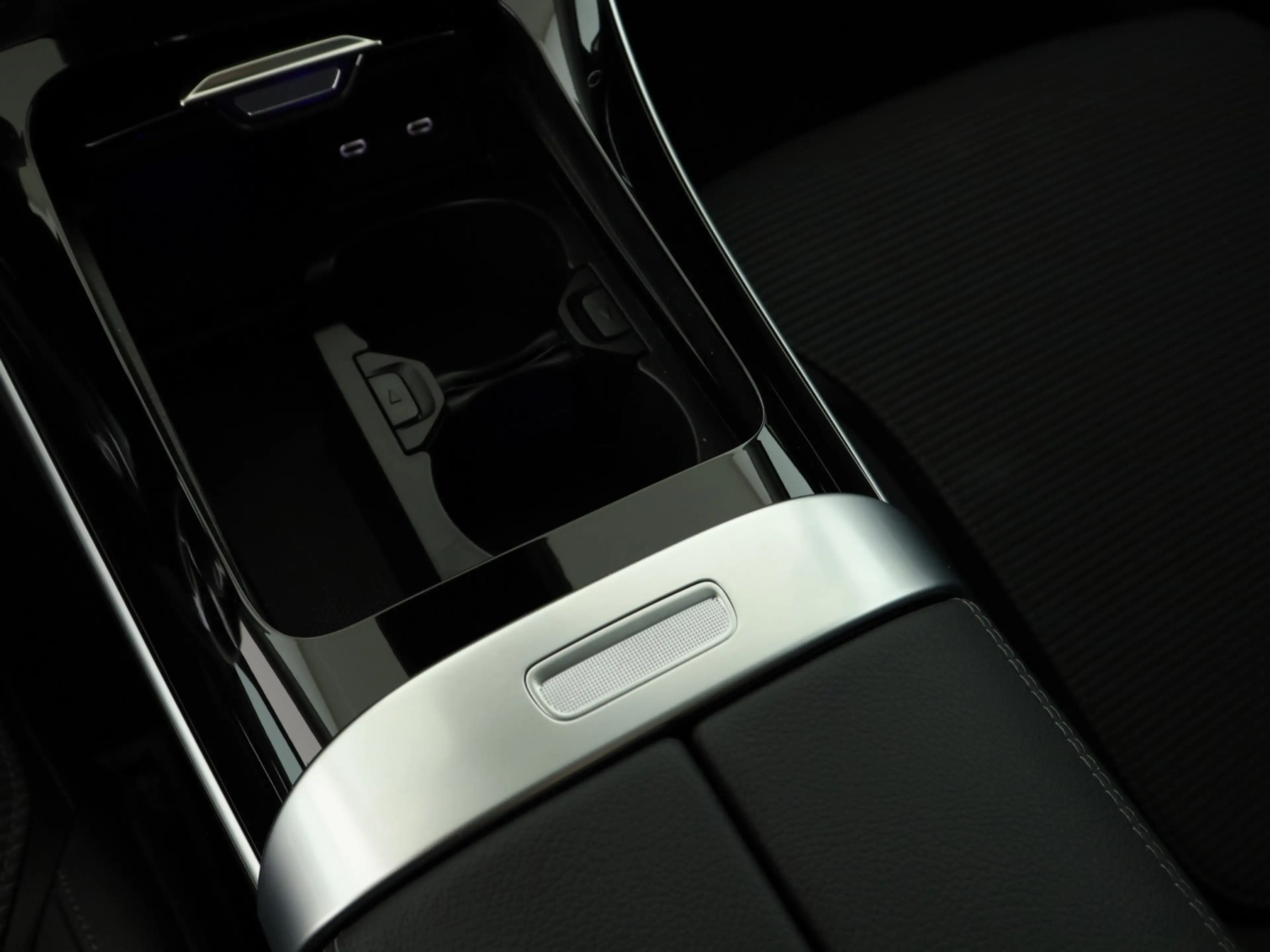 Mercedes-Benz C 200 T Avantgarde*Digital-Light*AHK*360°Kamera* — photo 15