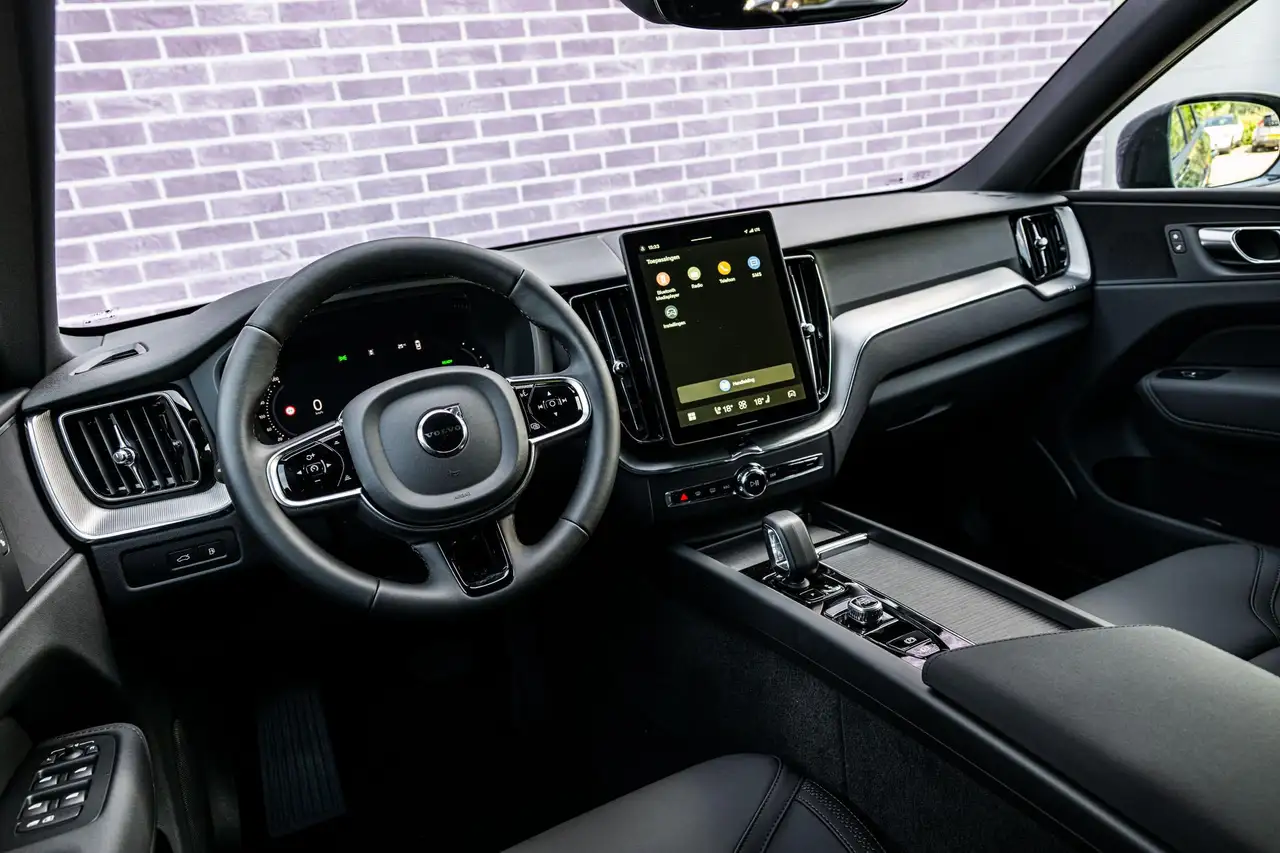 Volvo XC60 2026 — фото 10