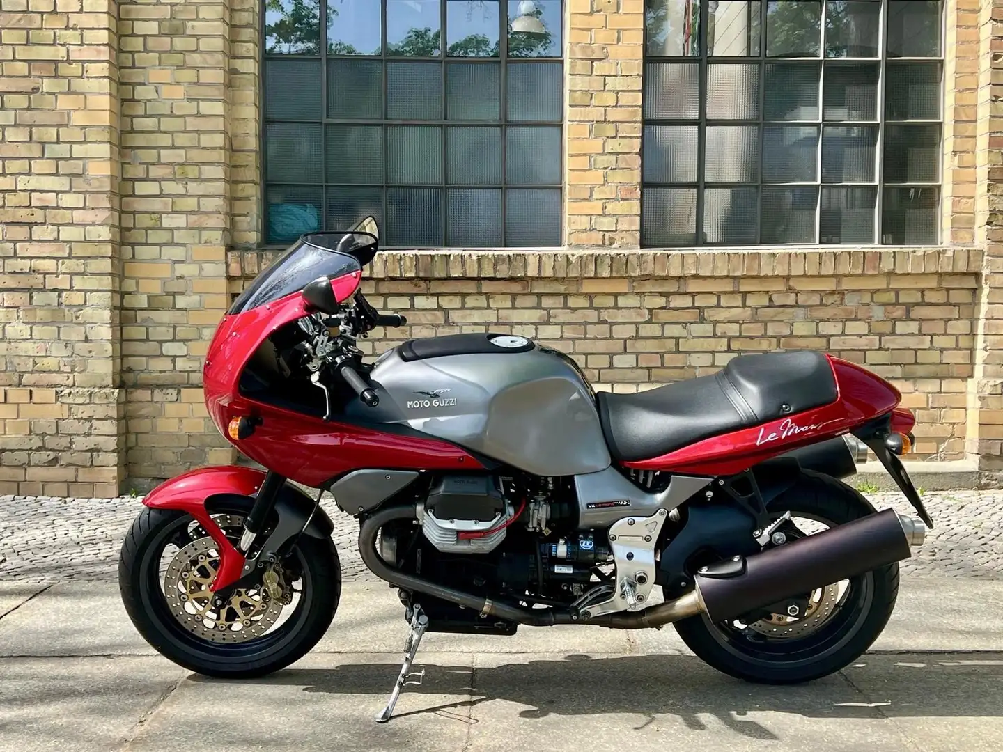 Moto Guzzi Le Mans V11 Rot - 1