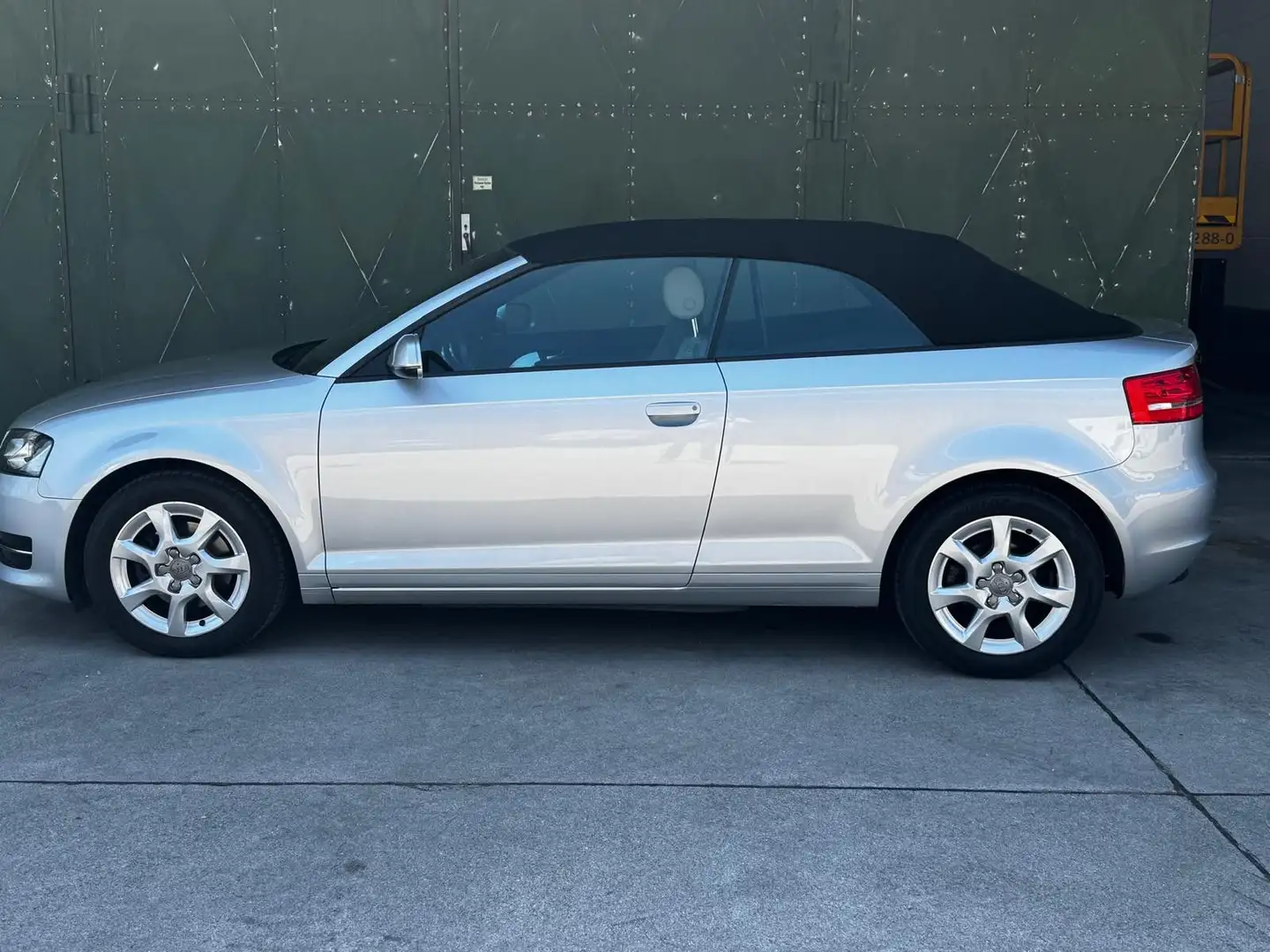 Audi A3 Cabrio Aut +Leder +Xenon+Scheckheft +TÜV neu! Argintiu - 2