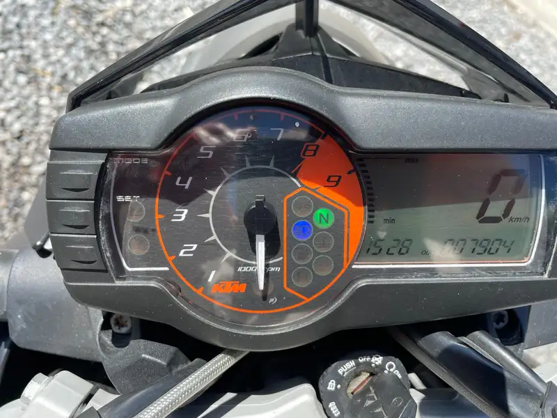 KTM 690 Duke - foto 4