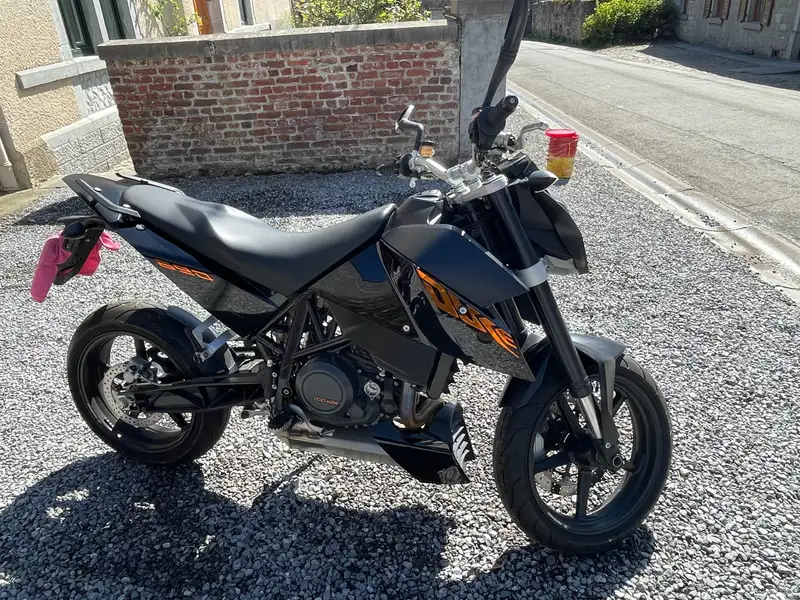 KTM 690 Duke - foto 3