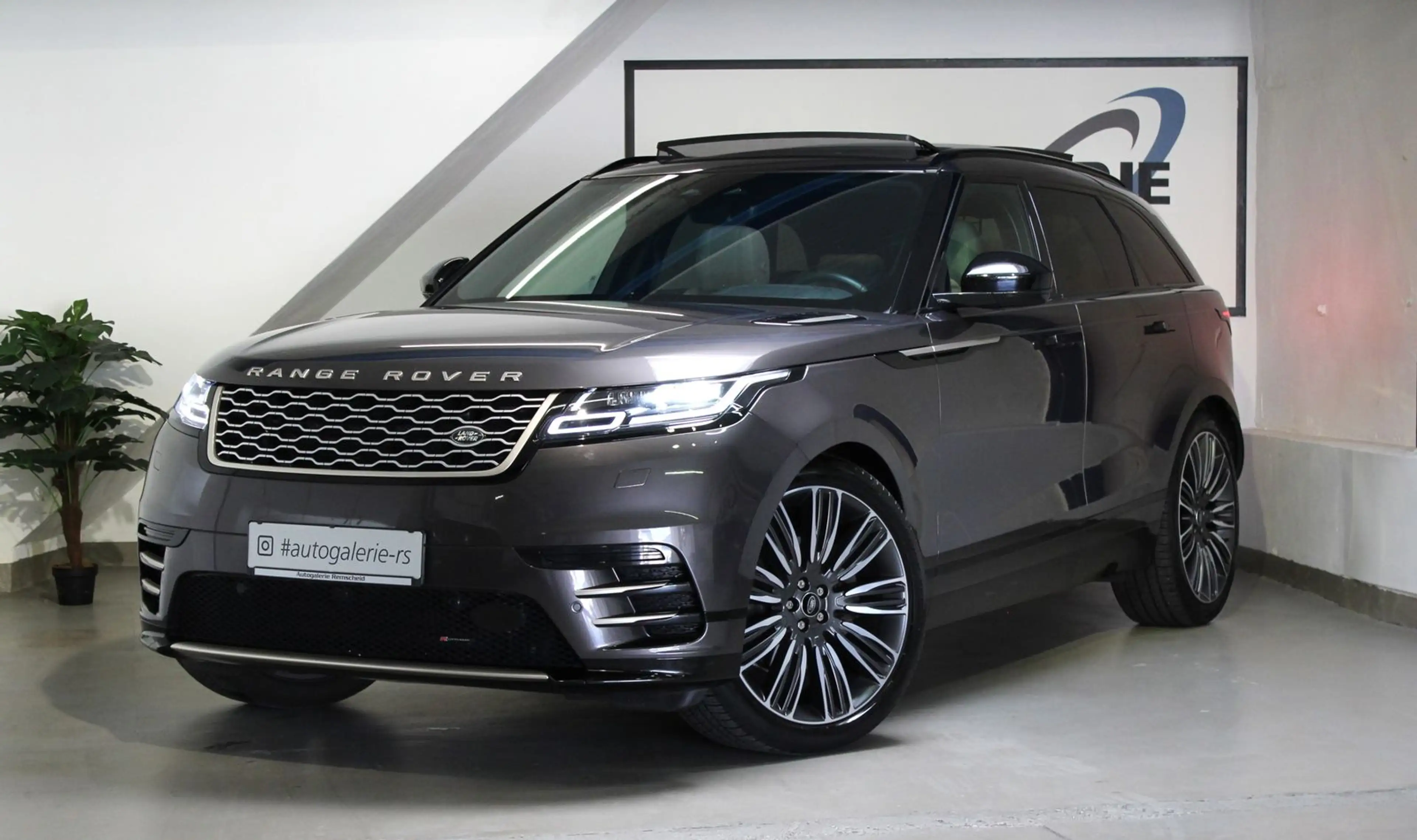 Land Rover Range Rover Velar D200 R-Dynamic SE*AURIC EDIT.* — photo 7