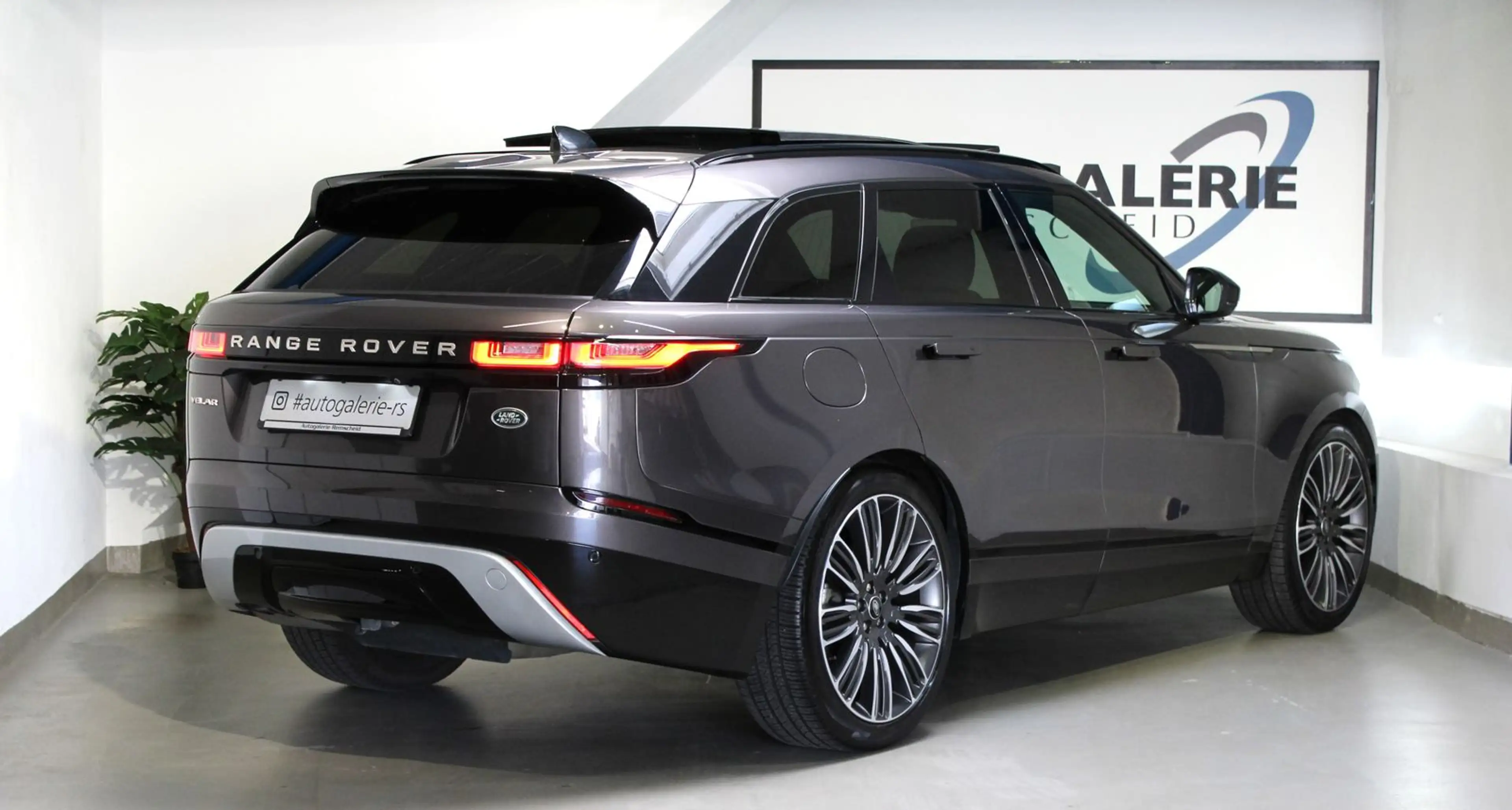 Land Rover Range Rover Velar D200 R-Dynamic SE*AURIC EDIT.* — photo 3