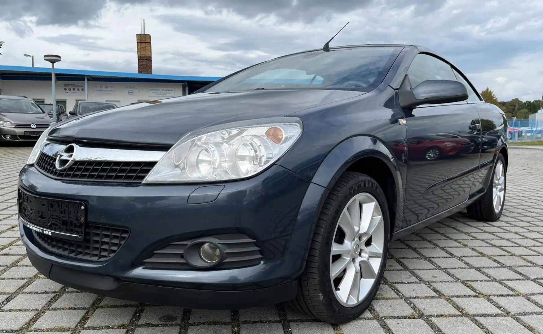 Opel Astra 1.8 Twin Top Cosmo Blauw - 2