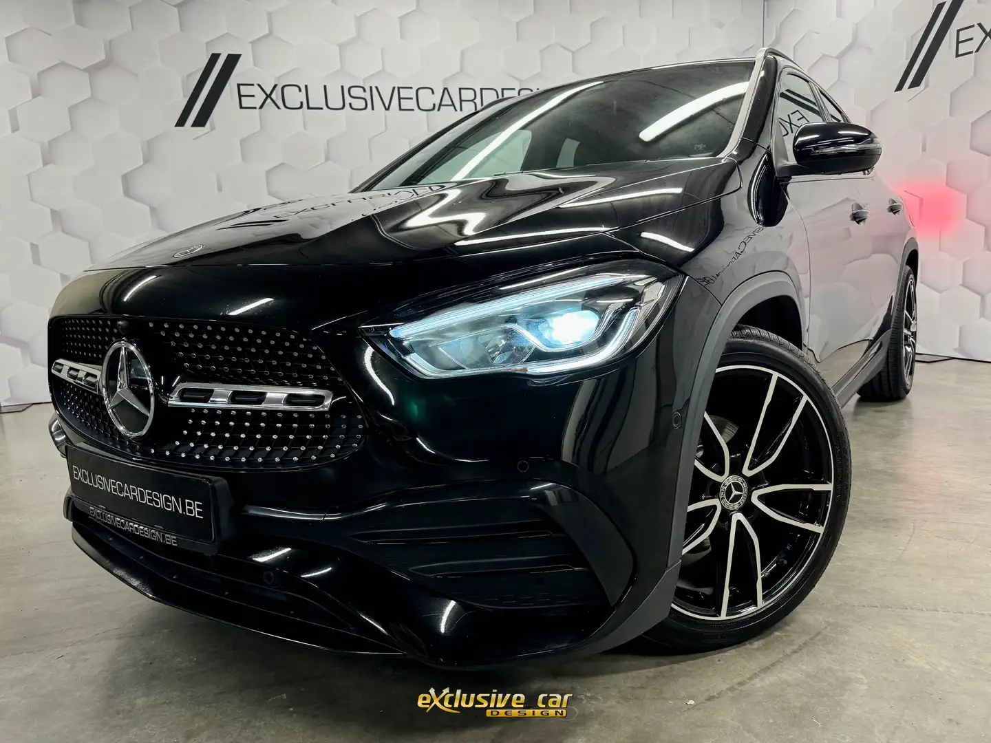 Mercedes-Benz GLA 200 GLA 200 7G-DCT AMG Line Zwart - 2