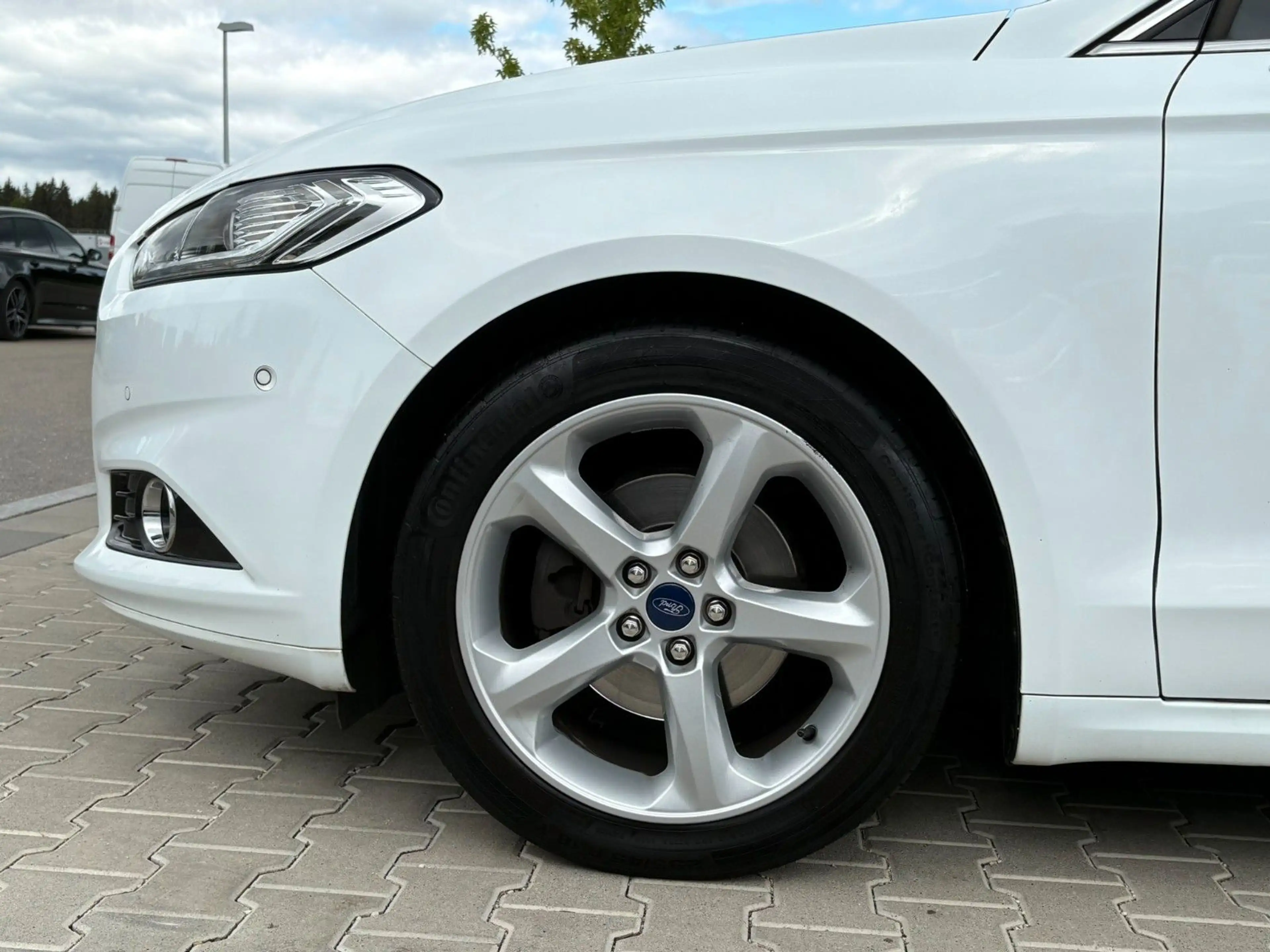 Ford Mondeo Turnier 2.0 TDCi Aut. Titanium / LED / 18 — photo 10