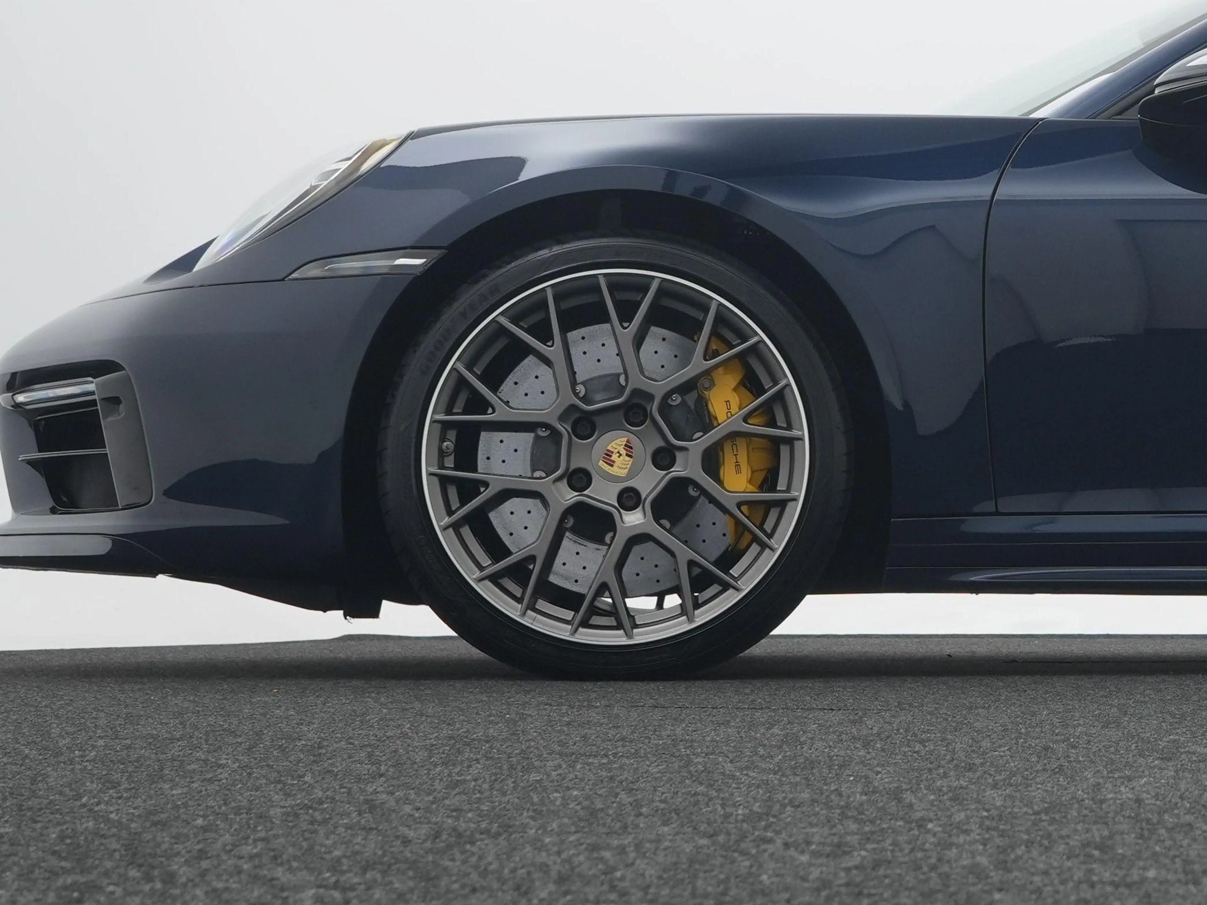 Porsche 992 Carrera 4S Cabriolet — photo 7