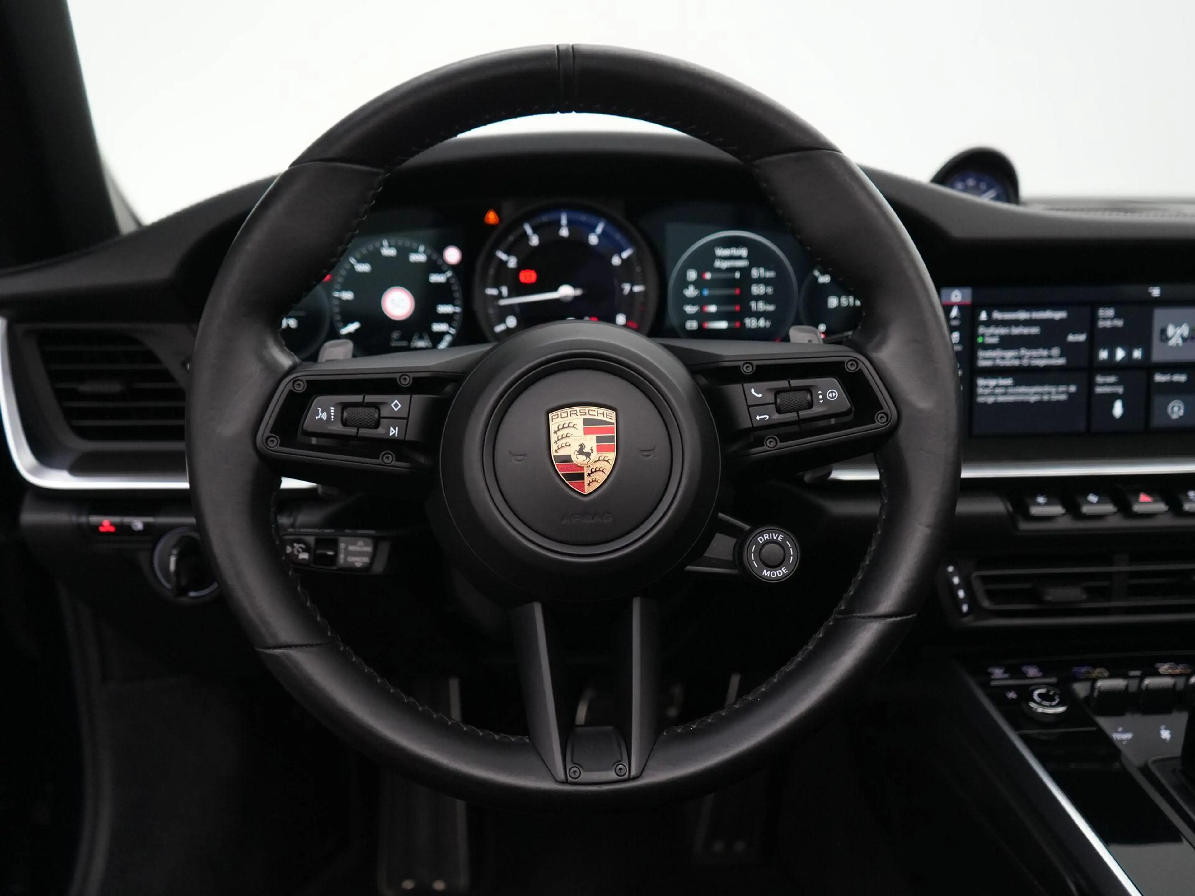 Porsche 992 Carrera 4S Cabriolet — photo 5