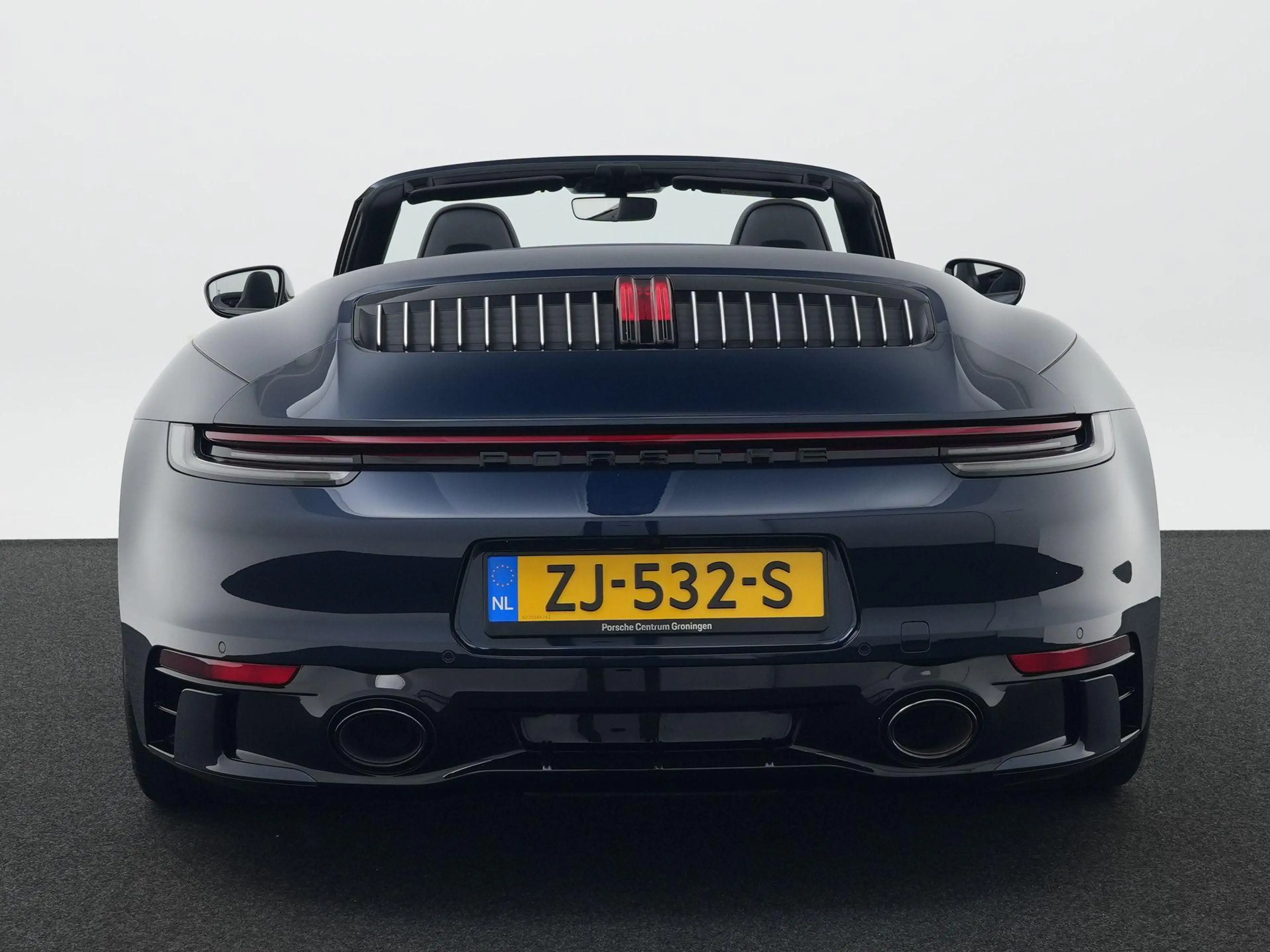 Porsche 992 Carrera 4S Cabriolet — photo 12