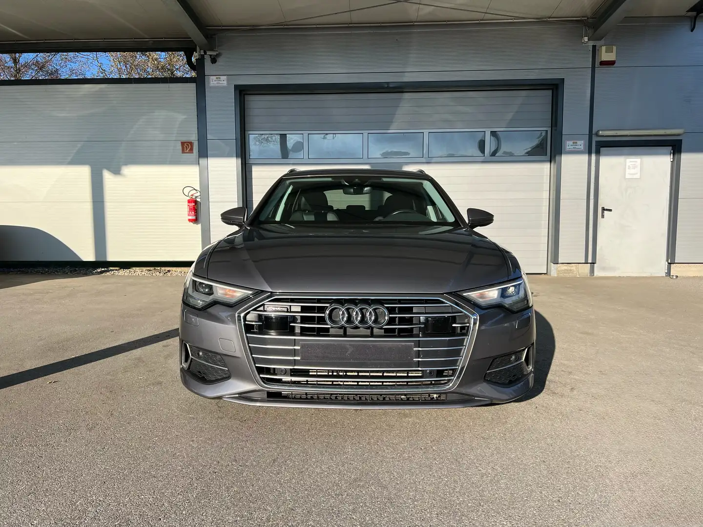 Audi A6 A6 Avant 50 TDI quattro sport LED/NAVI/AHV/KAMERA Grau - 1