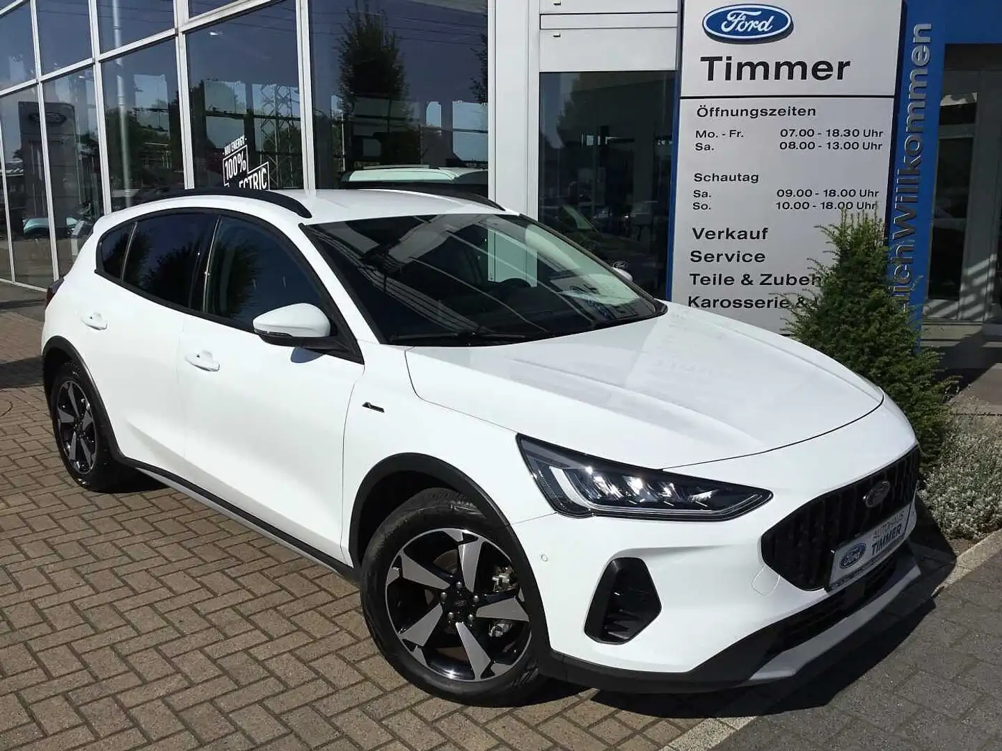 Ford Focus Limousine 1.0 EcoBoost Hybrid Aut. Active, LED Weiß - 1