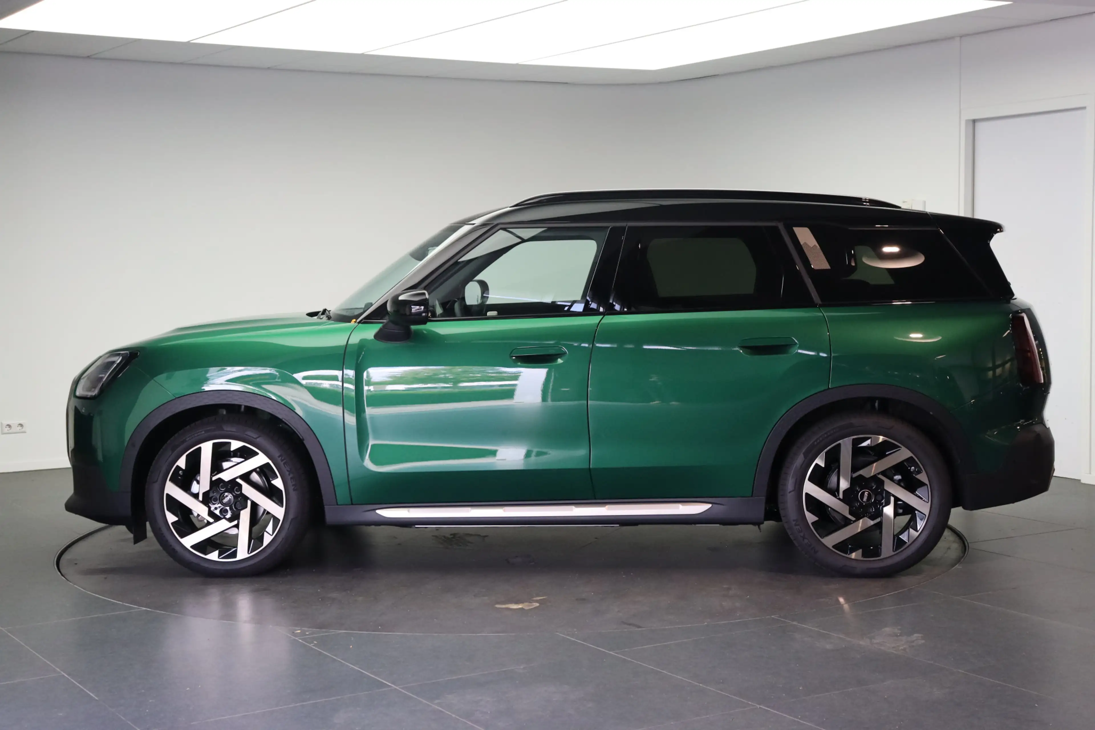 MINI Countryman E / Favoured / Pakket M / 19" Kaleido Spoke 2-tone — photo 2