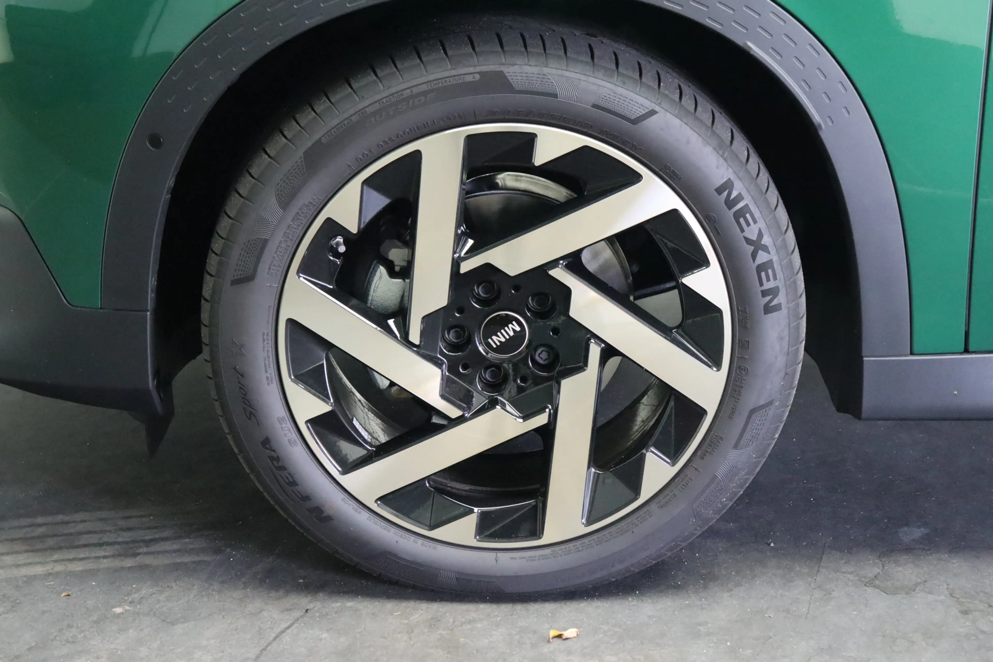 MINI Countryman E / Favoured / Pakket M / 19" Kaleido Spoke 2-tone — photo 6