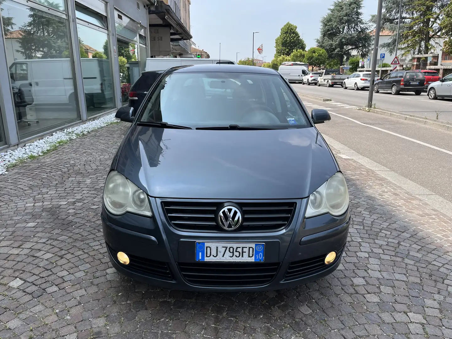Volkswagen Polo Polo 5p 1.4 Comfortline 80cv Grigio - 2