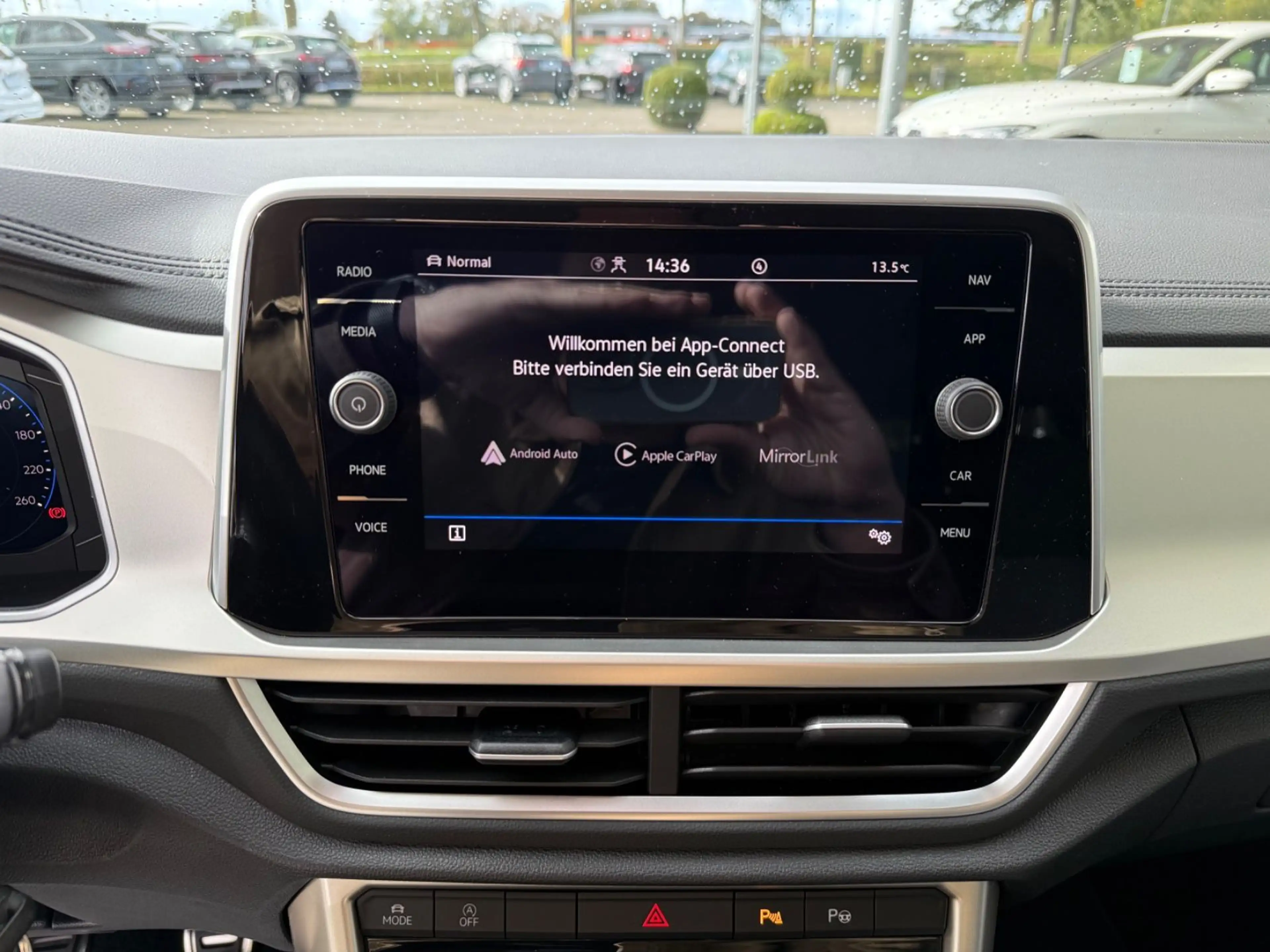 Volkswagen T-Roc Move 1.0 TSI AHK/ACC/APP/LED/SHZ/NAVI/ISO — photo 15